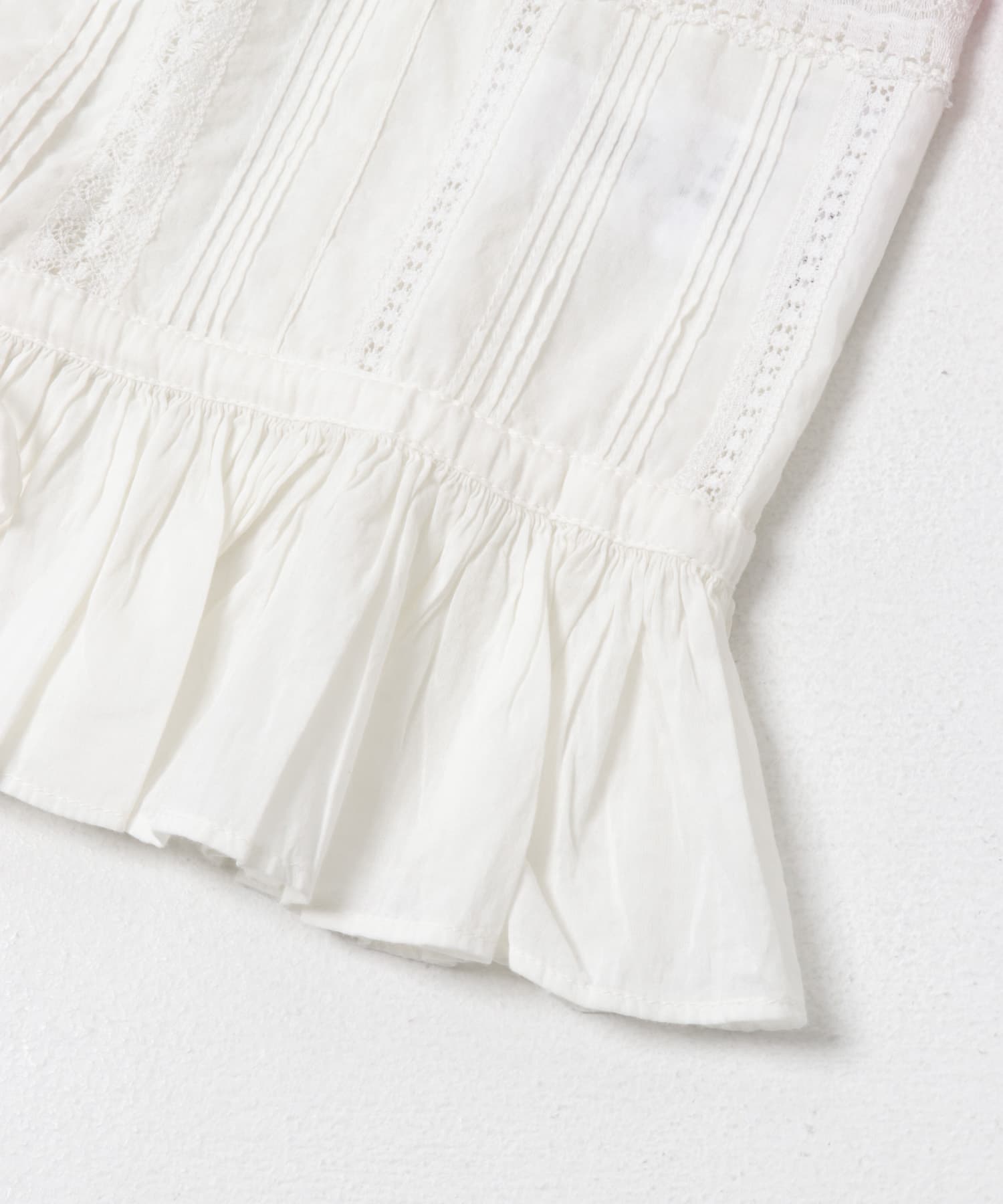 OFF WHITE