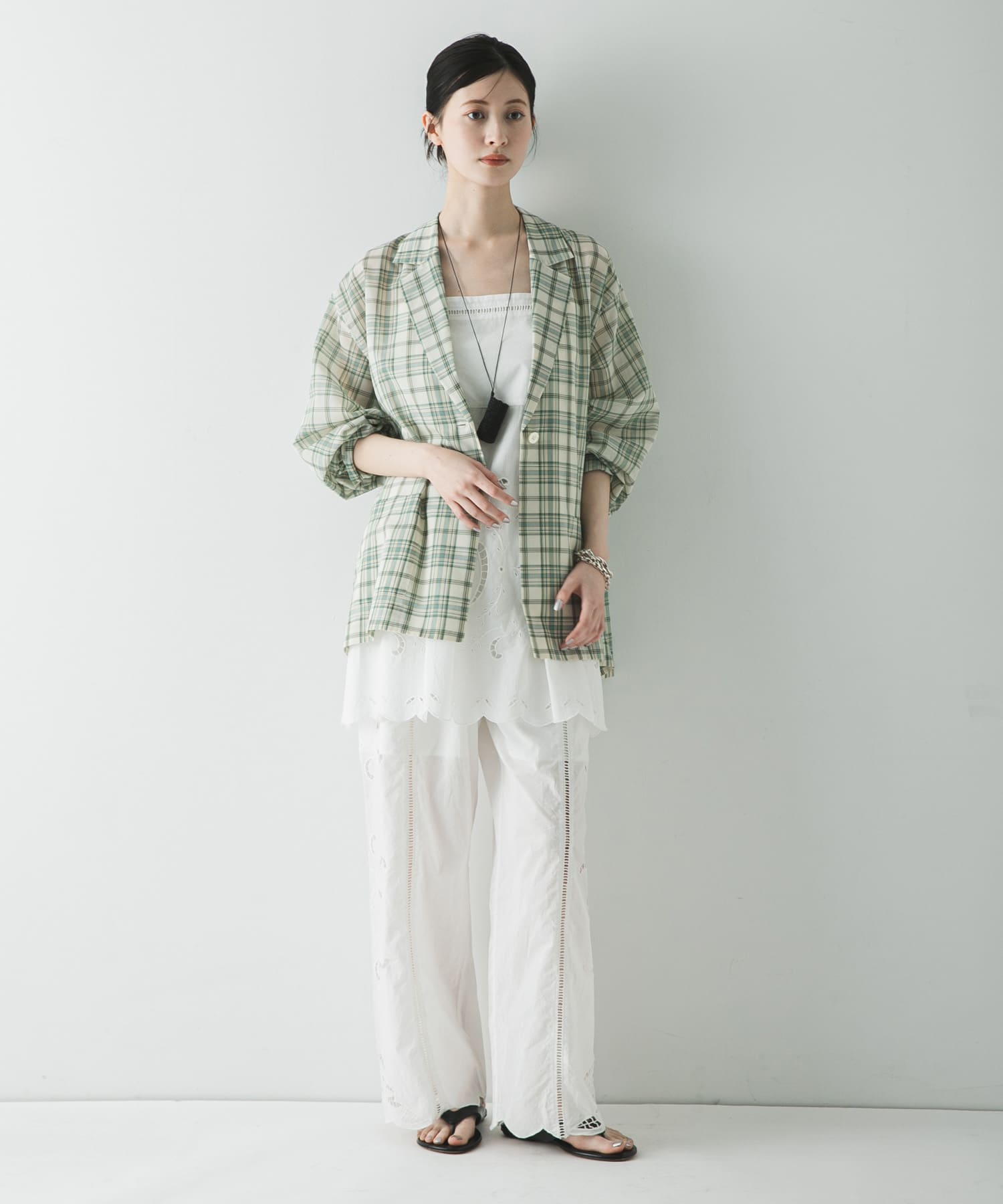 OFF WHITE