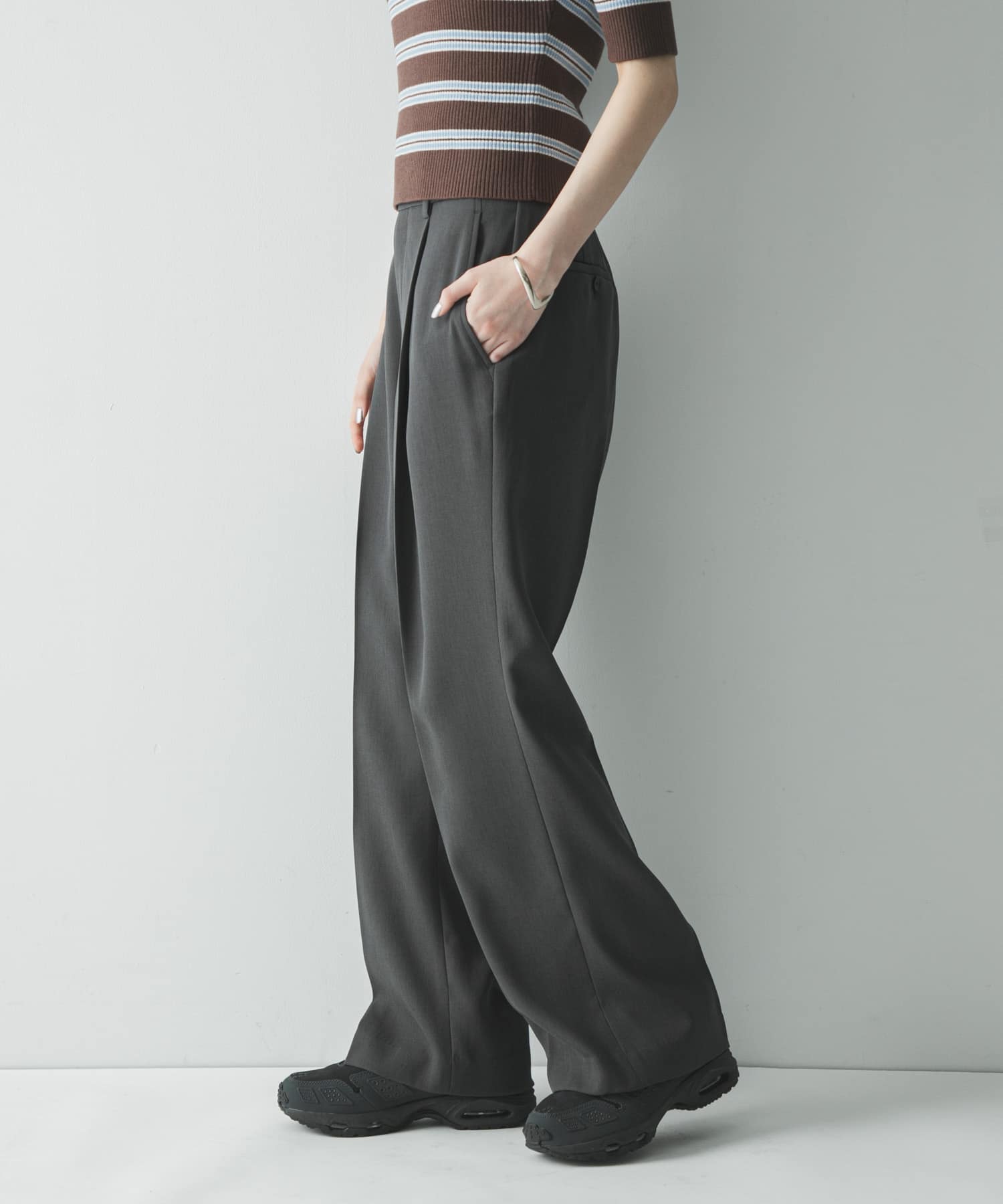 ダブルクロスキュプラストレートパンツ