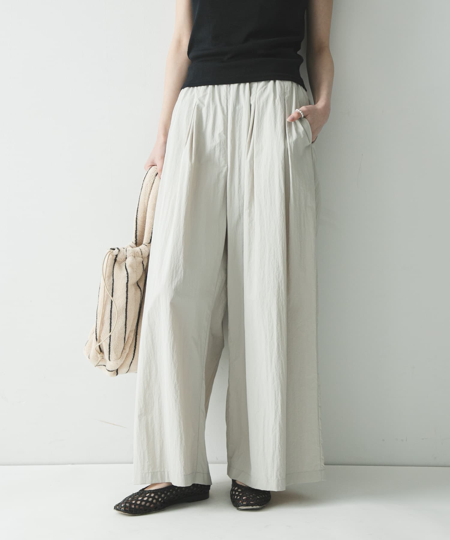 『UR TECH』ギャザーワイドパンツ