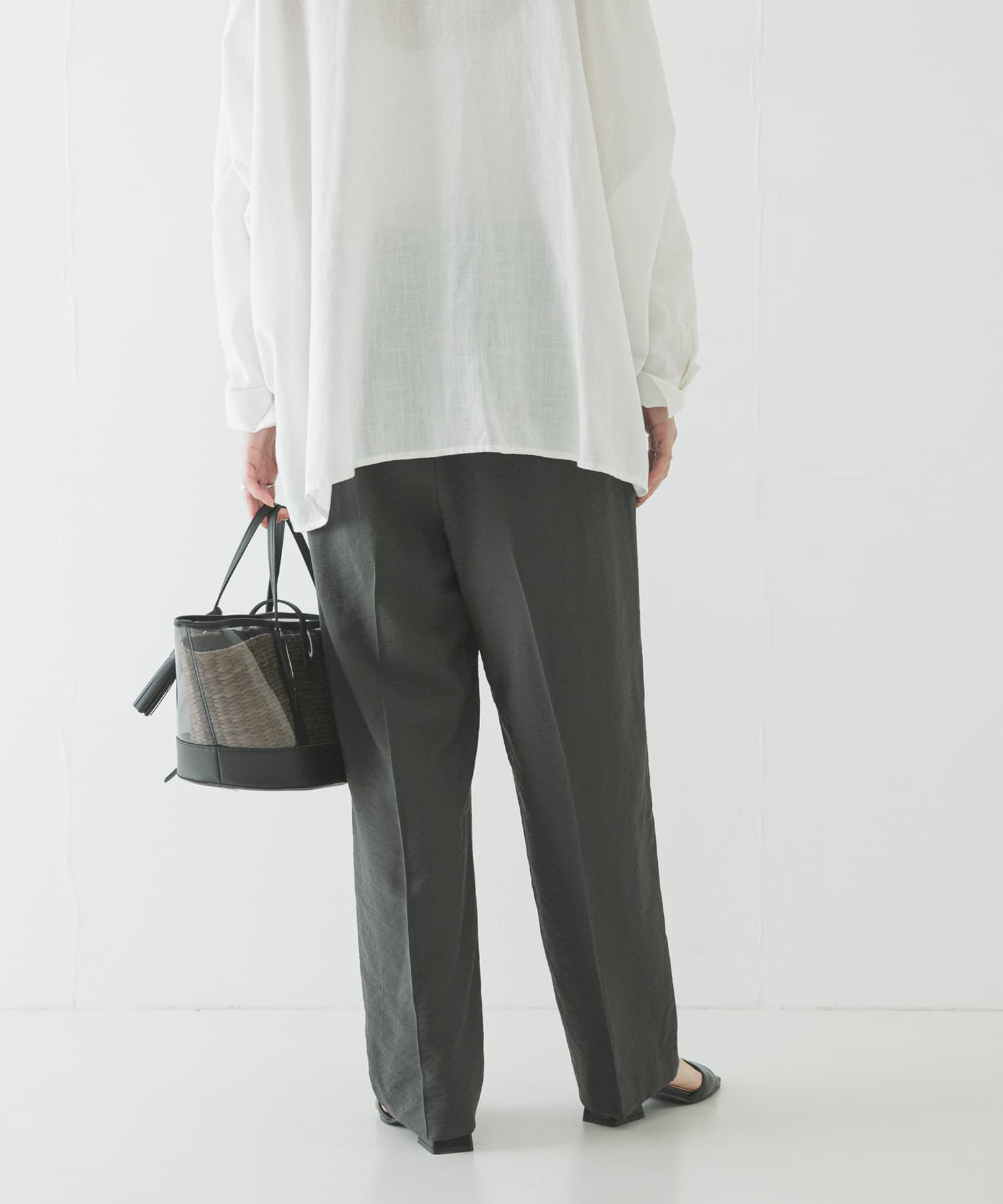 KHAKI GRAY