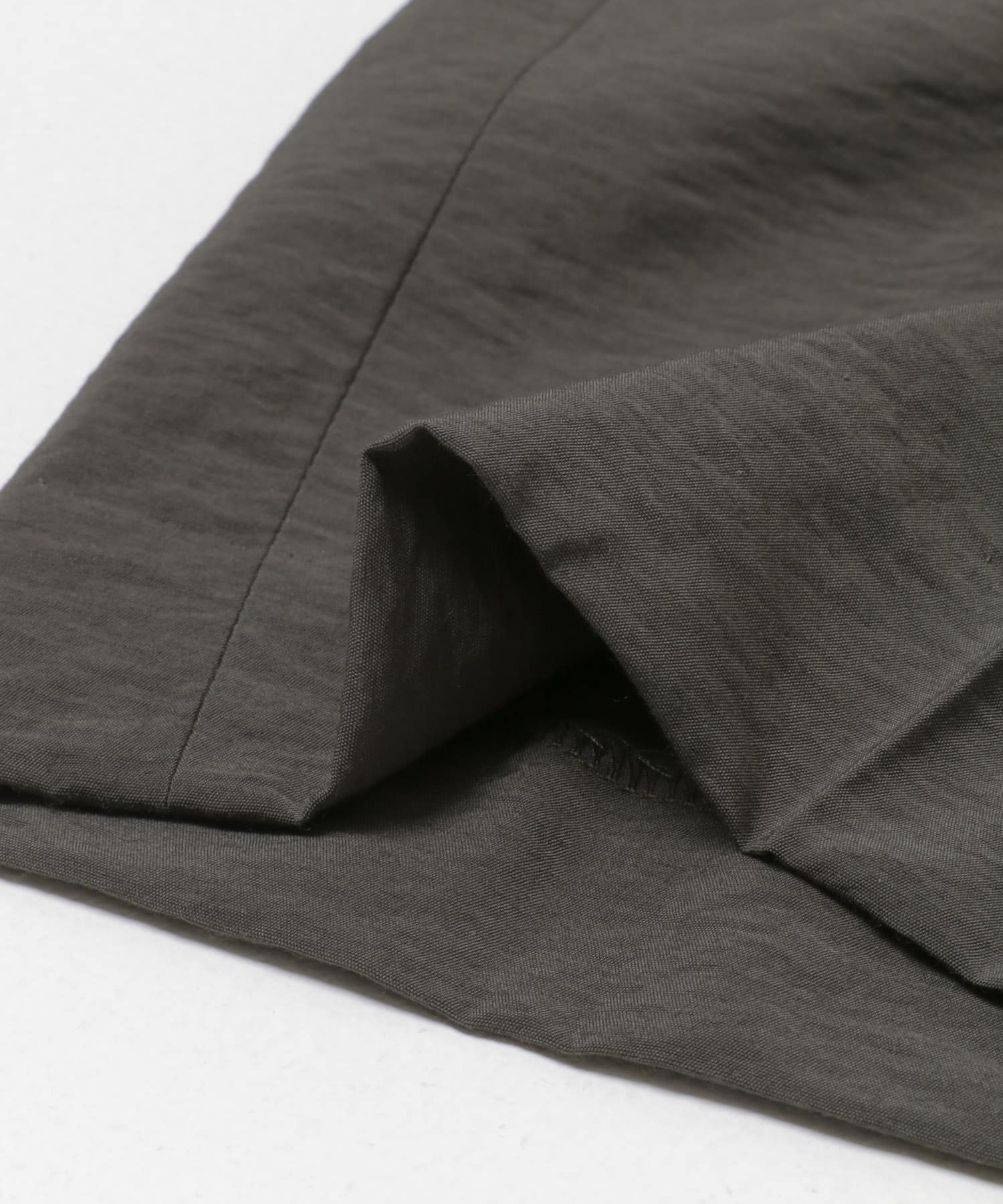 KHAKI GRAY