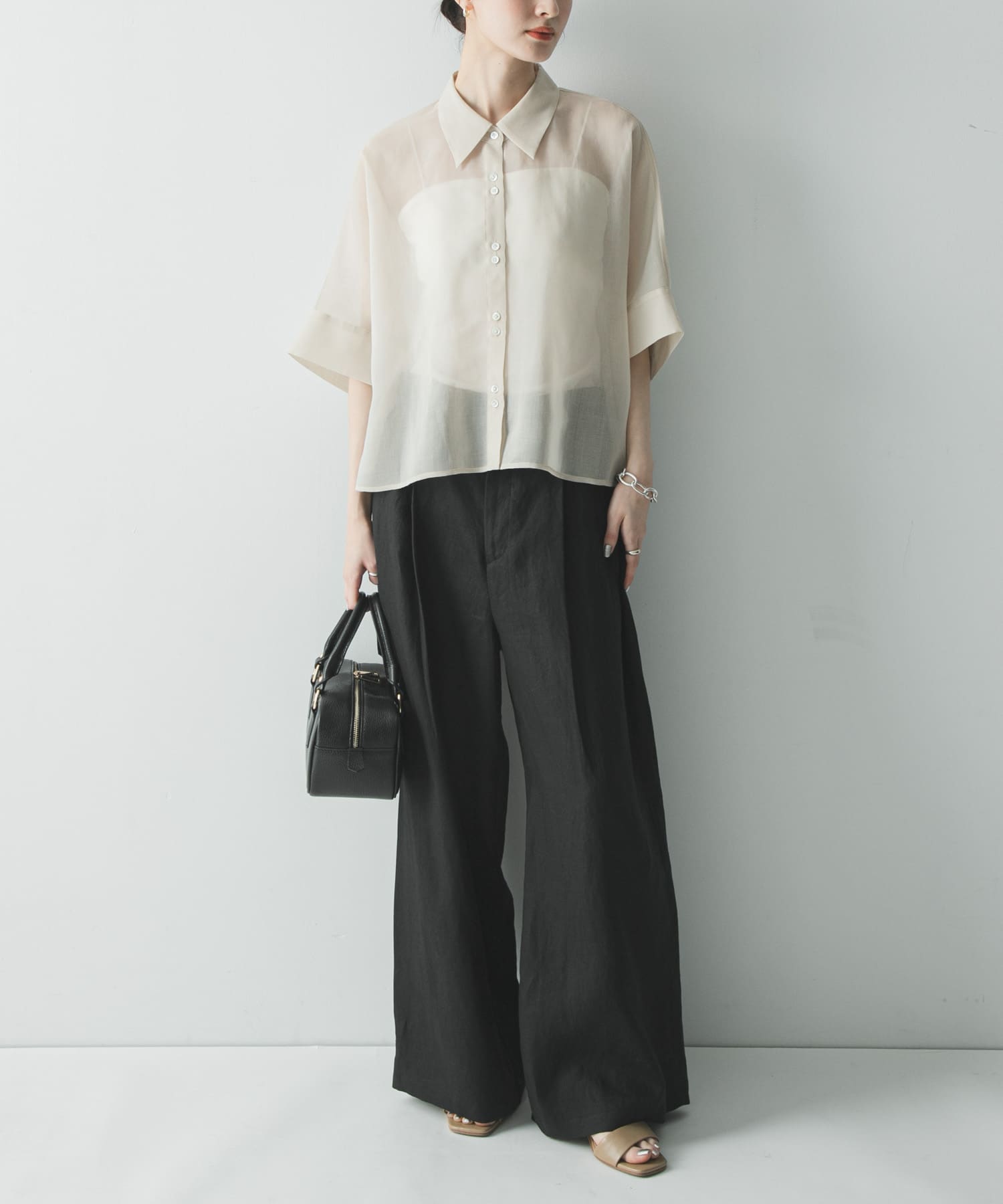 身長：166cm サイズ：38