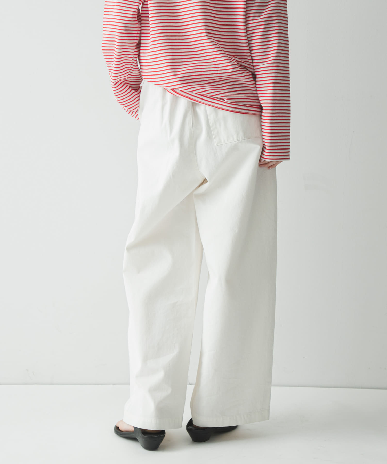 OFF WHITE