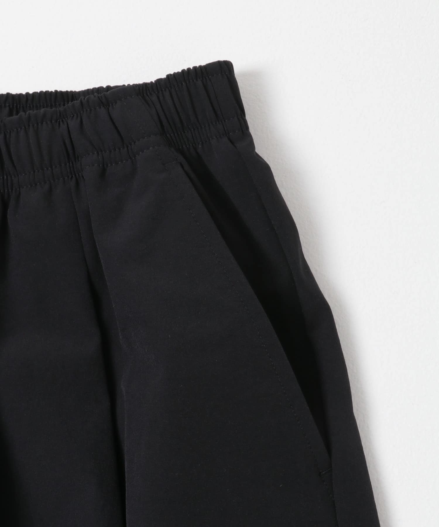 『撥水/吸水速乾/UVカット』『別注』THOUSAND MILE×URBAN RESEARCH　MID LENGTH TUCK PANTS BLACK Free