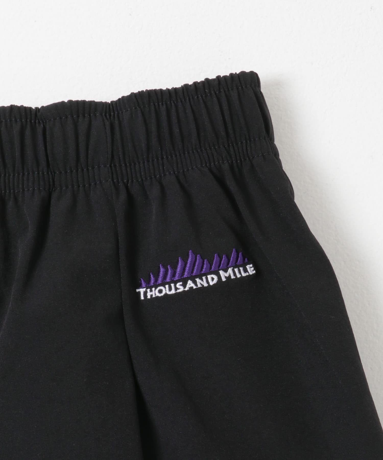 『撥水/吸水速乾/UVカット』『別注』THOUSAND MILE×URBAN RESEARCH　MID LENGTH TUCK PANTS BLACK Free