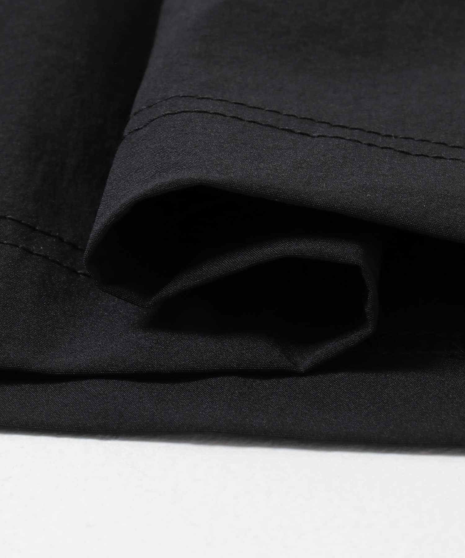 『撥水/吸水速乾/UVカット』『別注』THOUSAND MILE×URBAN RESEARCH　MID LENGTH TUCK PANTS BLACK Free