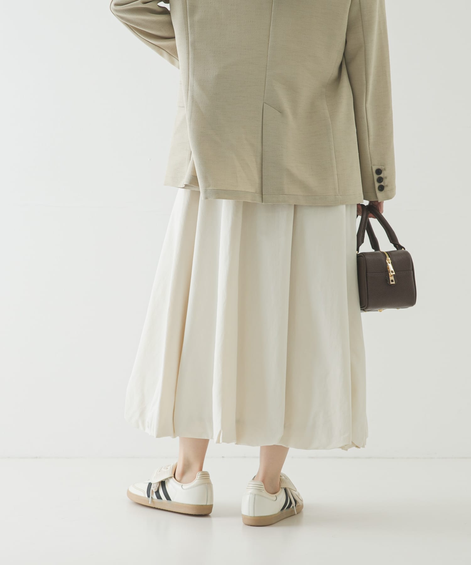 OFF WHITE