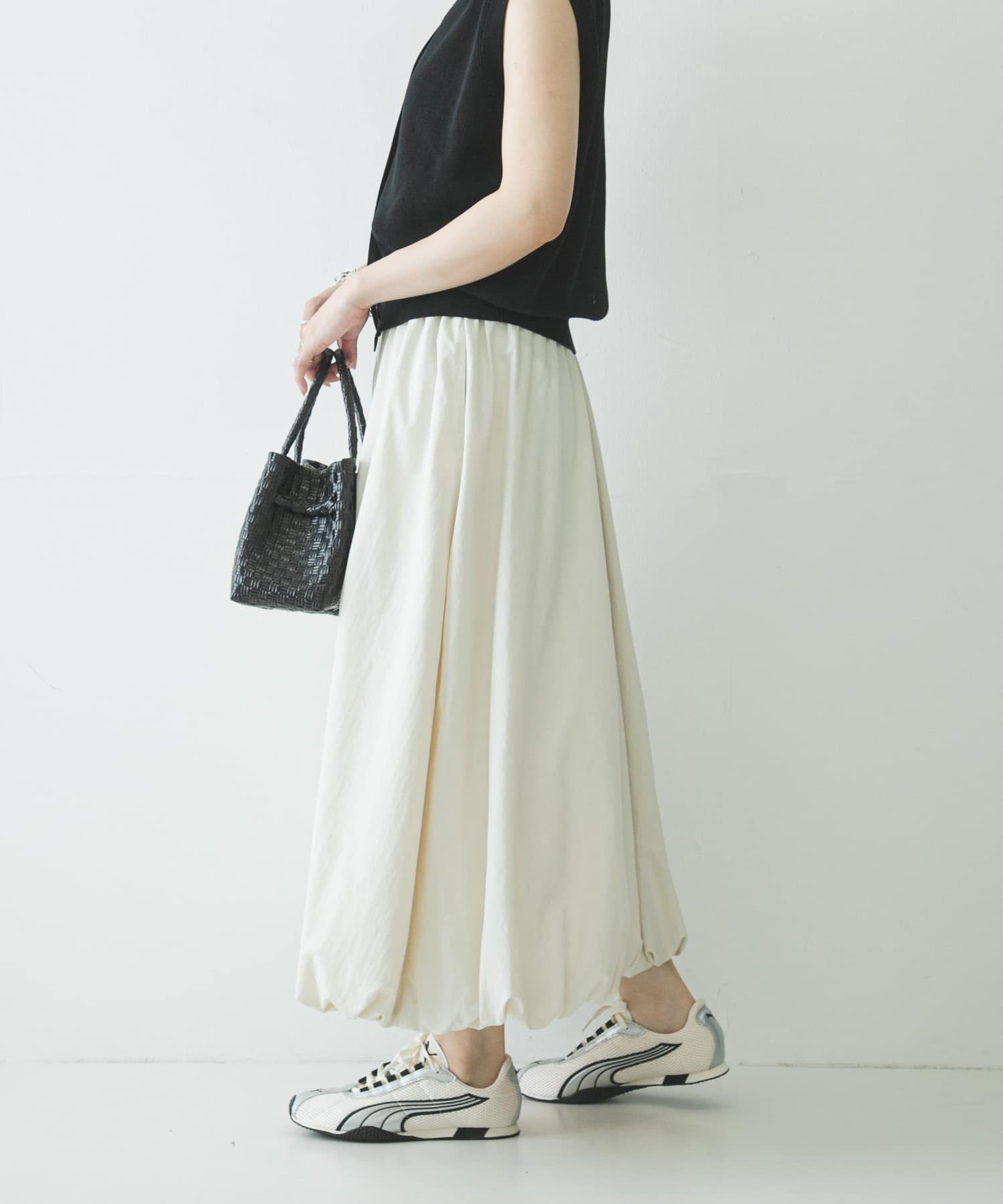 OFF WHITE