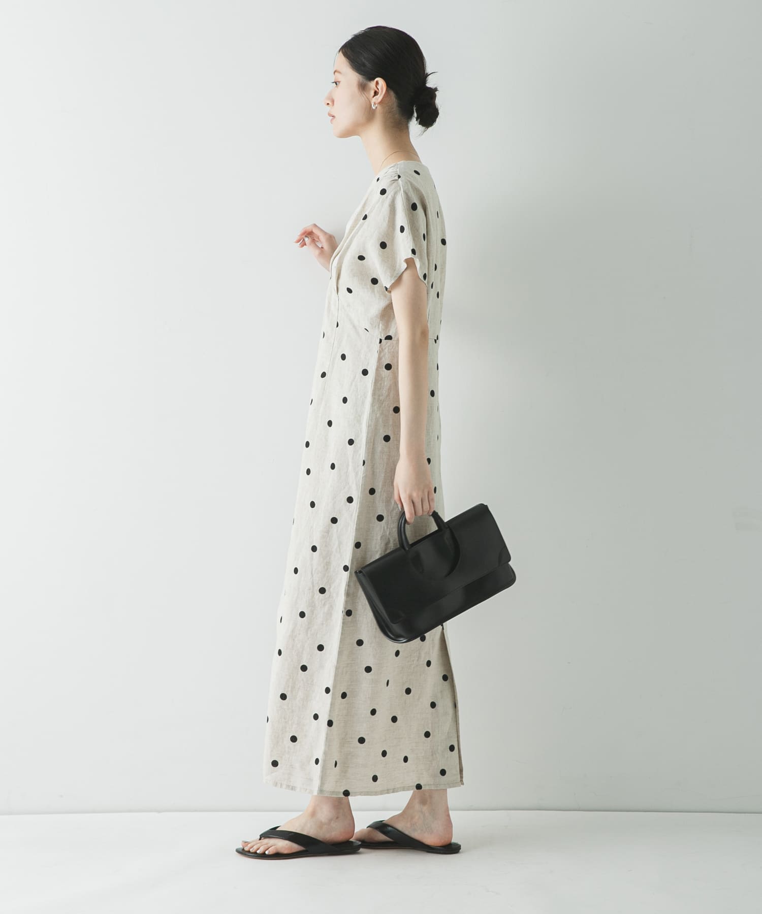BEIGE DOT