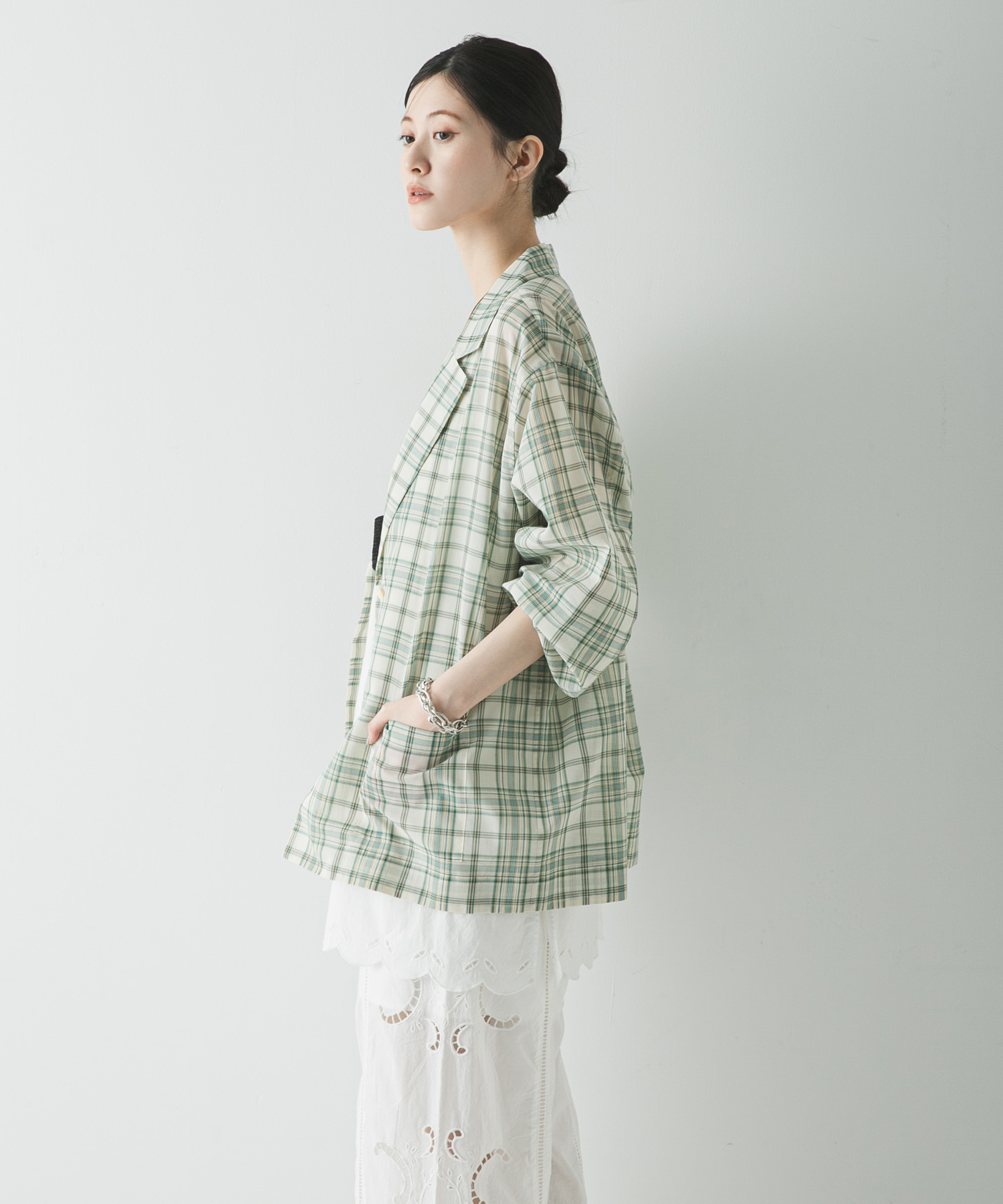 GREEN