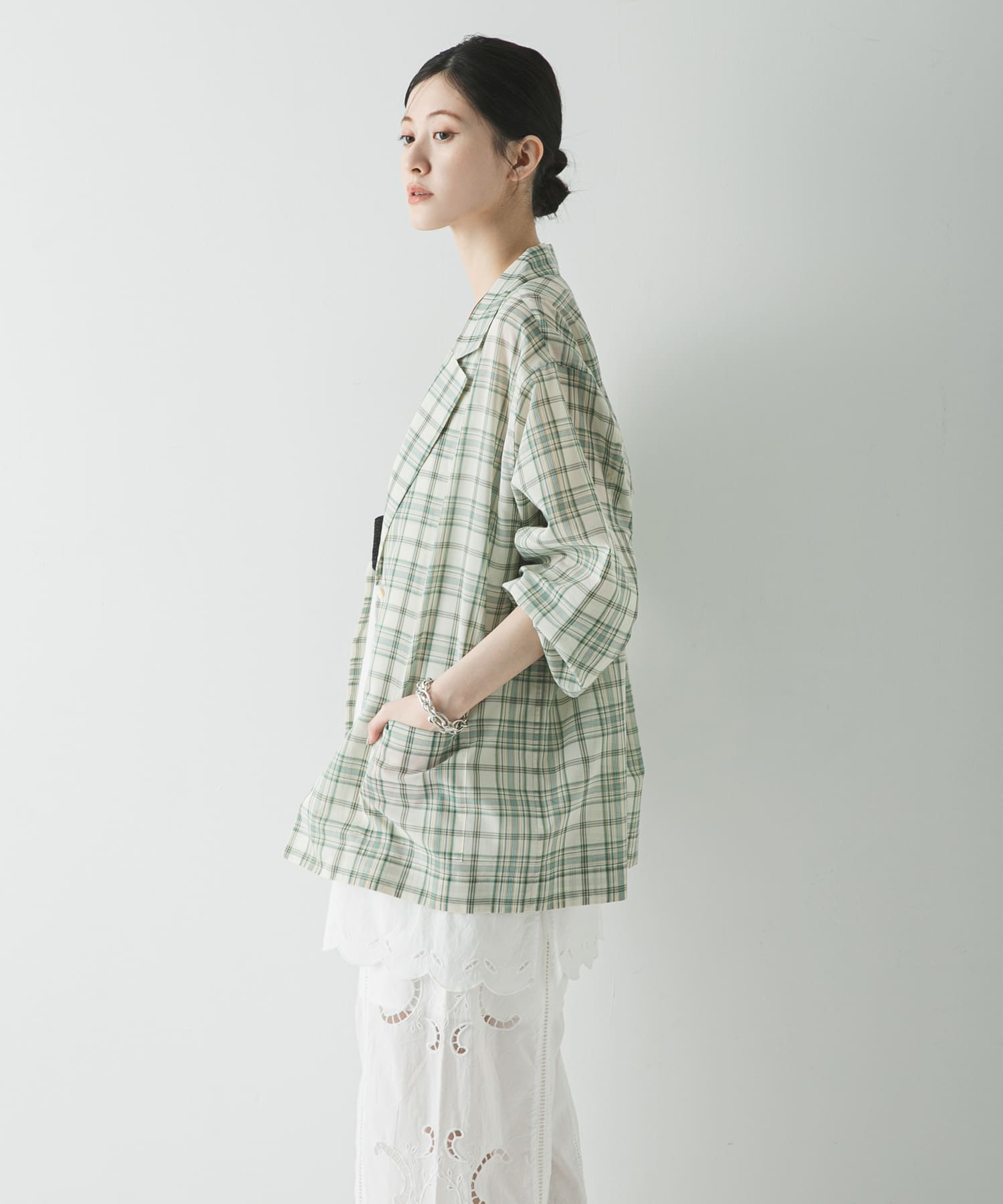 GREEN