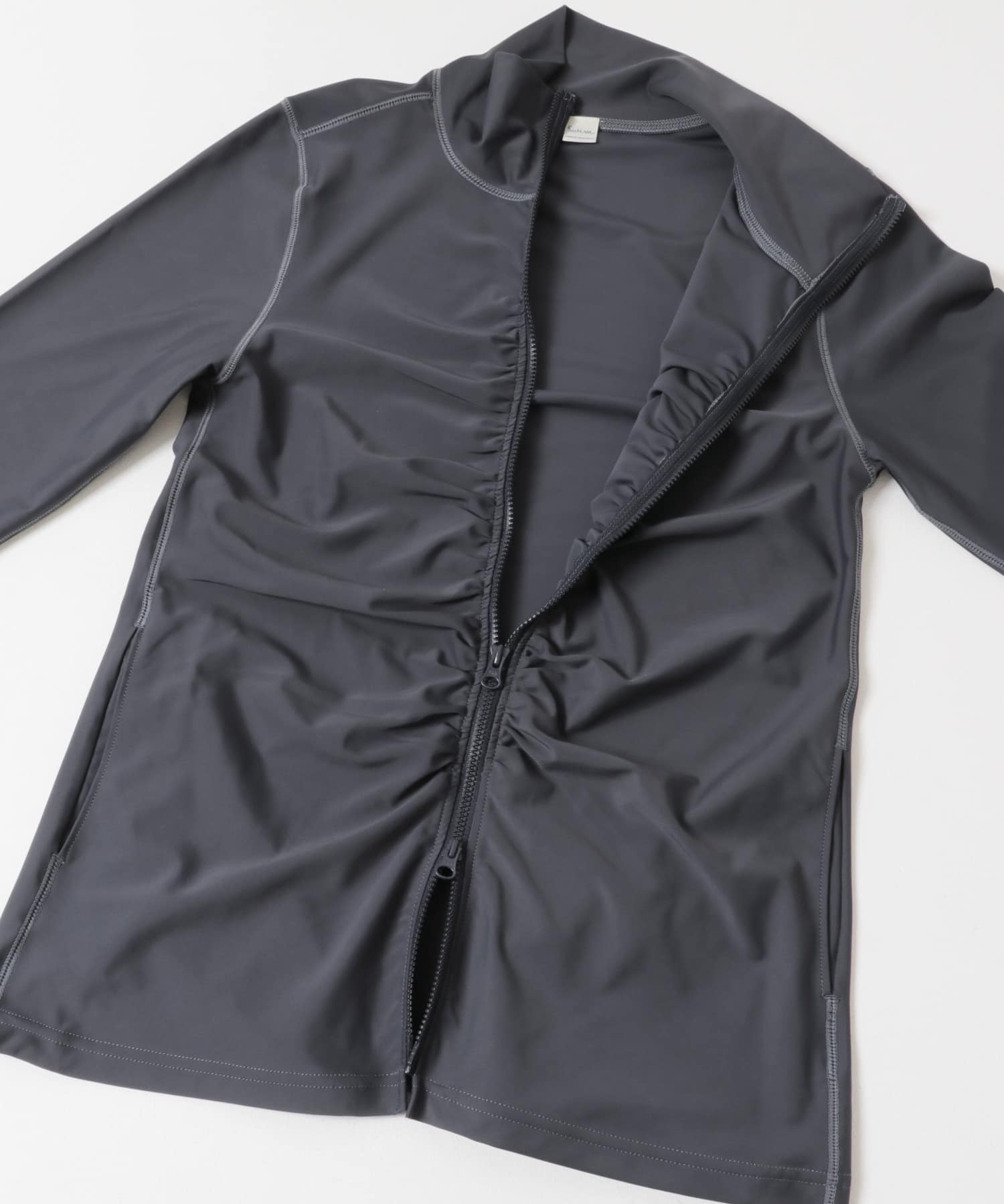 『UVカット』『一部WEB限定カラー』Swim URBAN RESEARCH　スイム フロントギャザーラッシュガード GRAYNAVY S/M