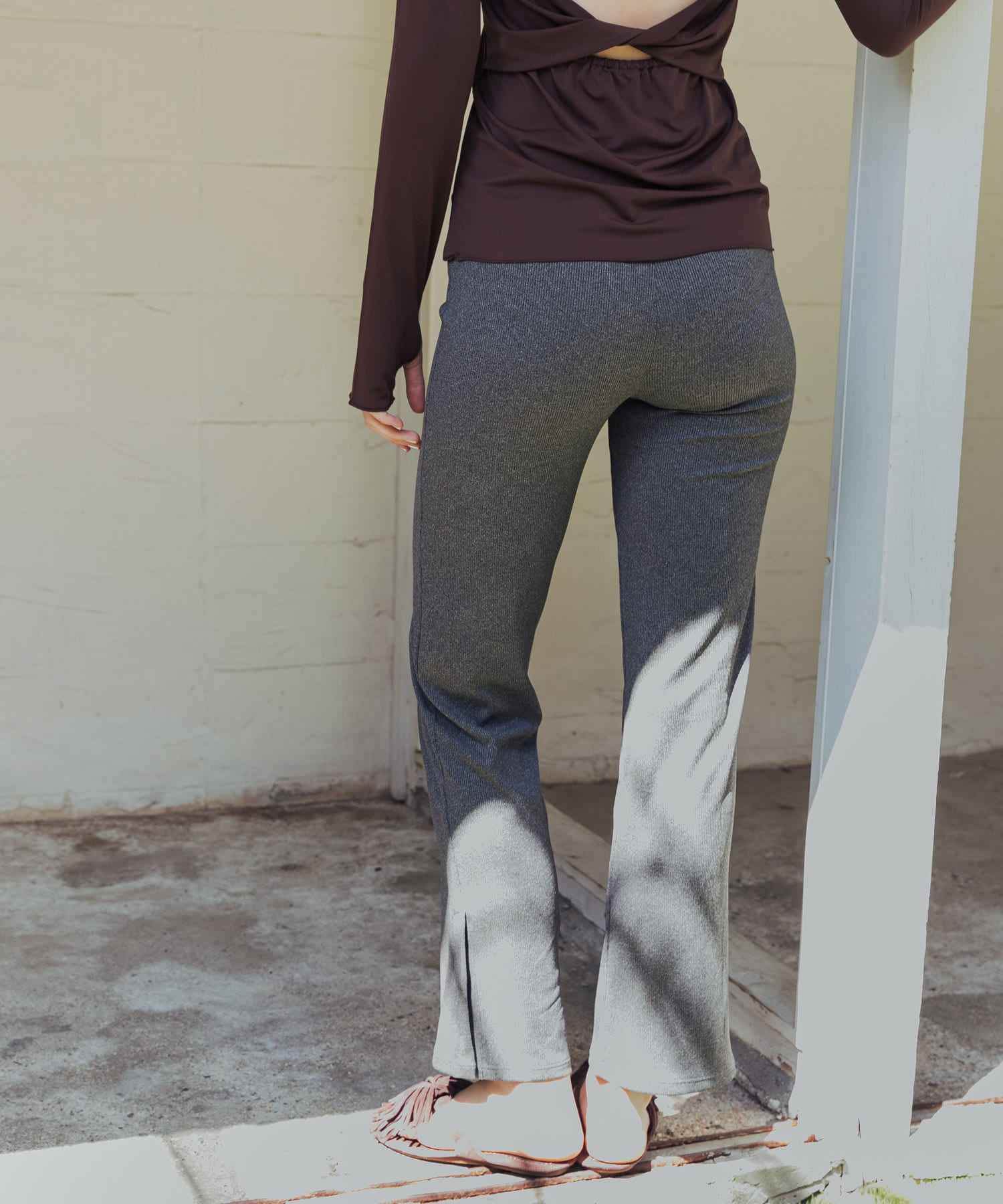 GRAY