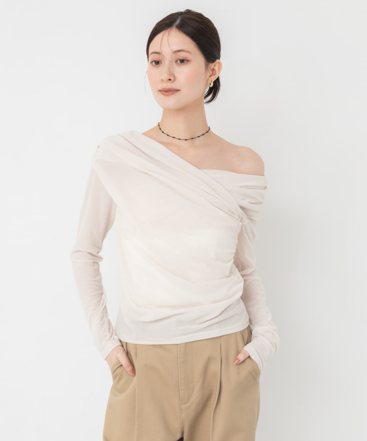 OFF WHITE
