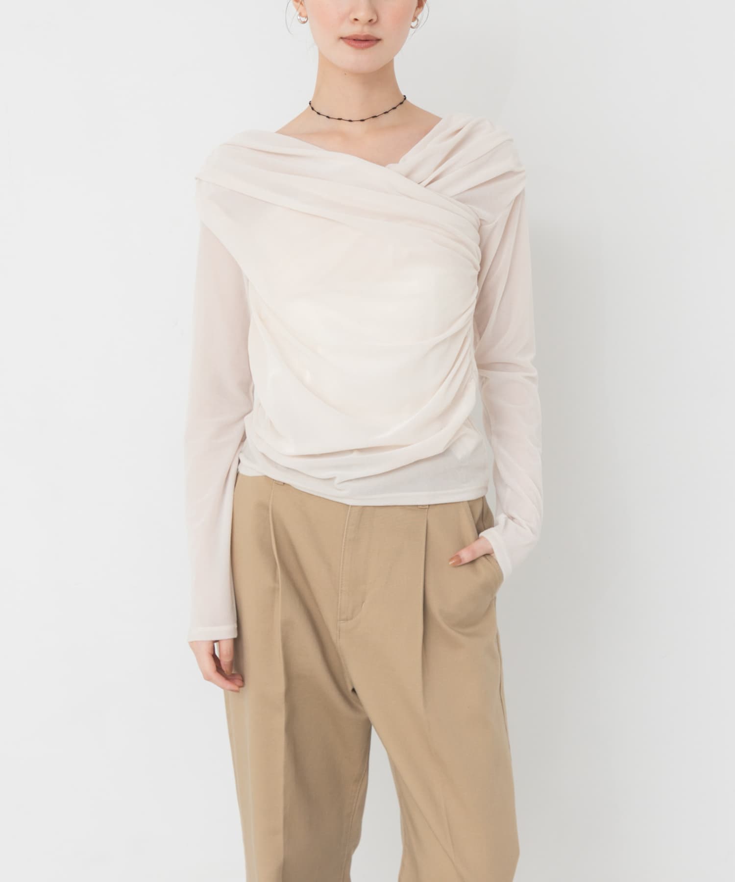 OFF WHITE