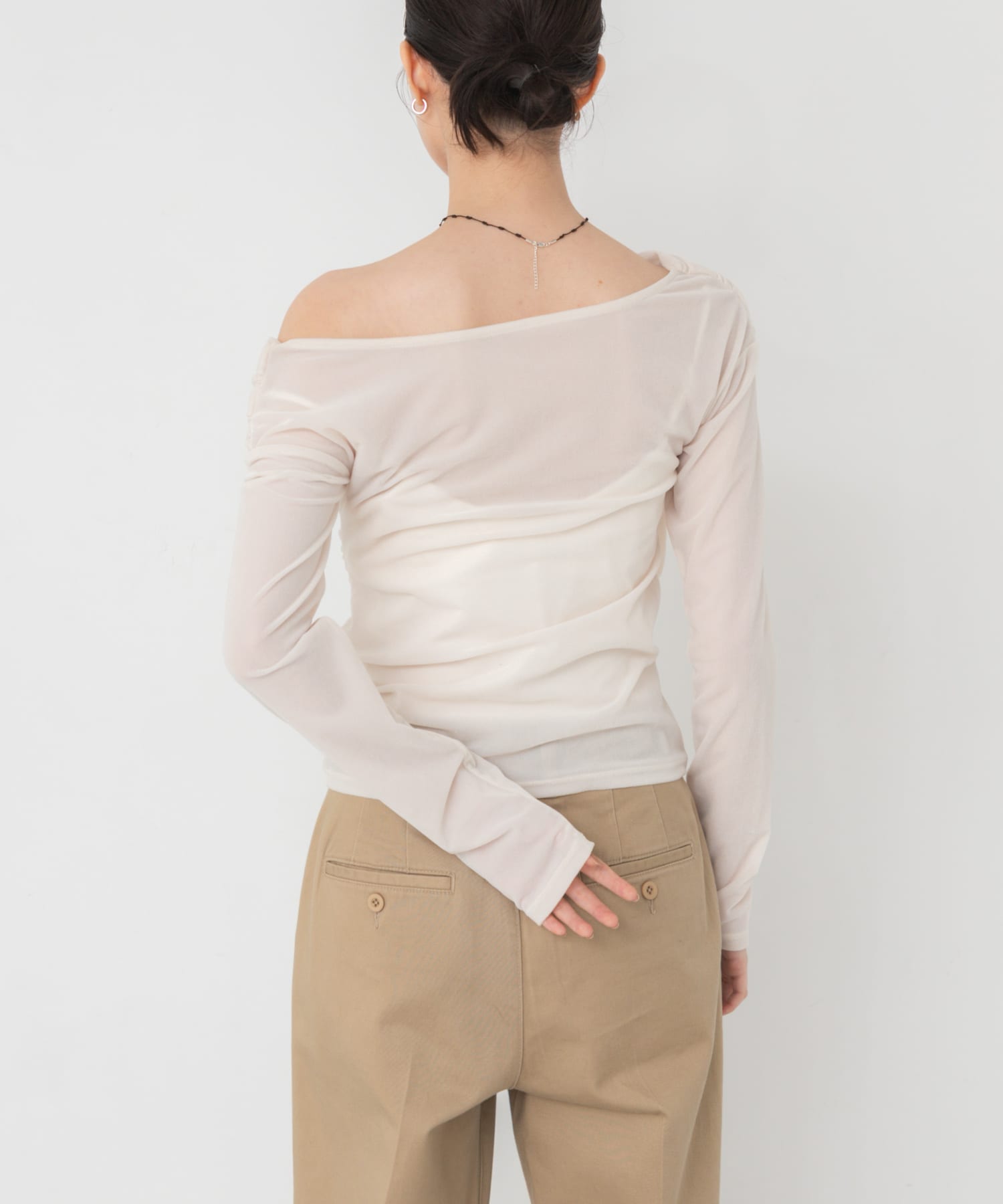 OFF WHITE
