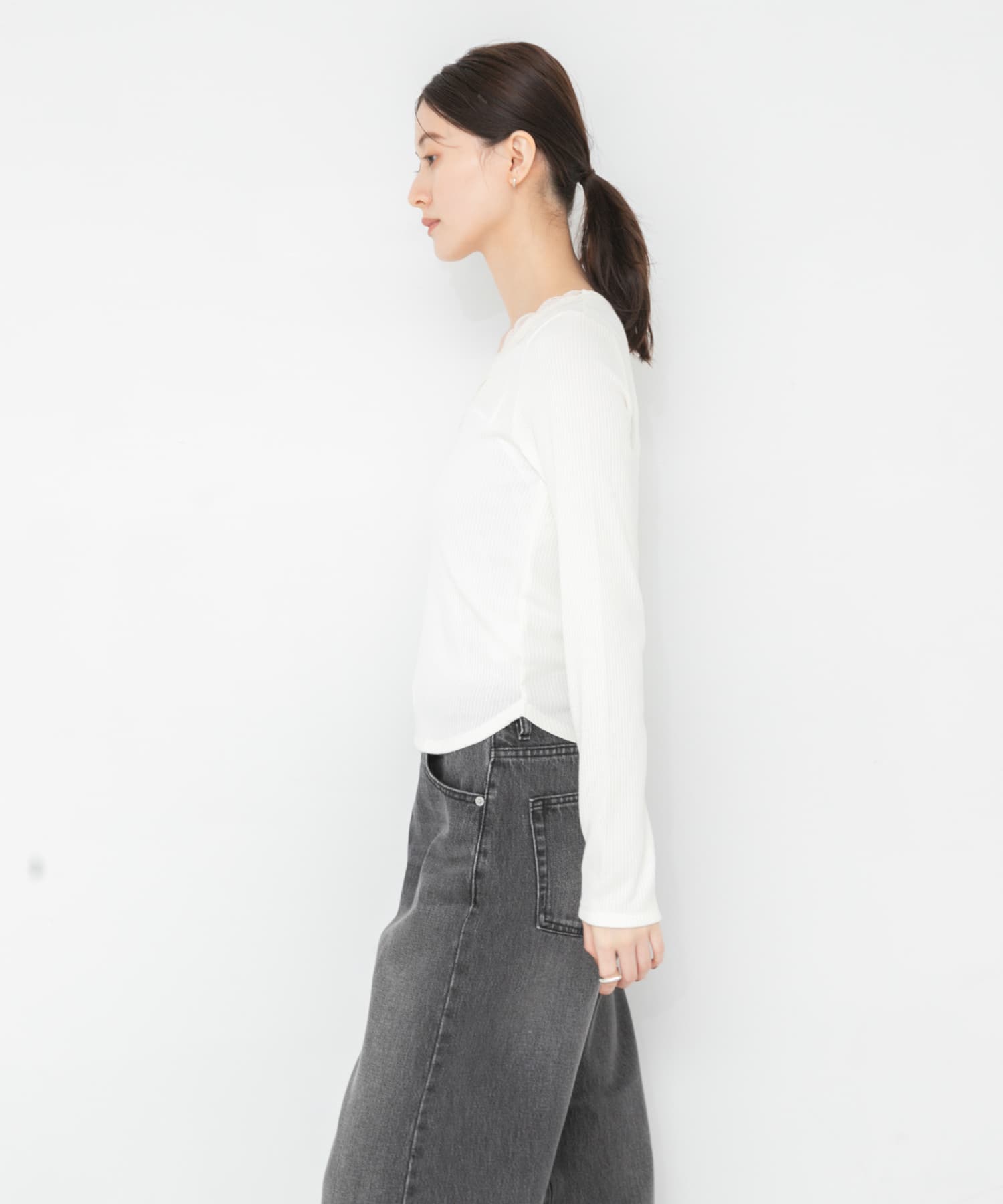 OFF WHITE