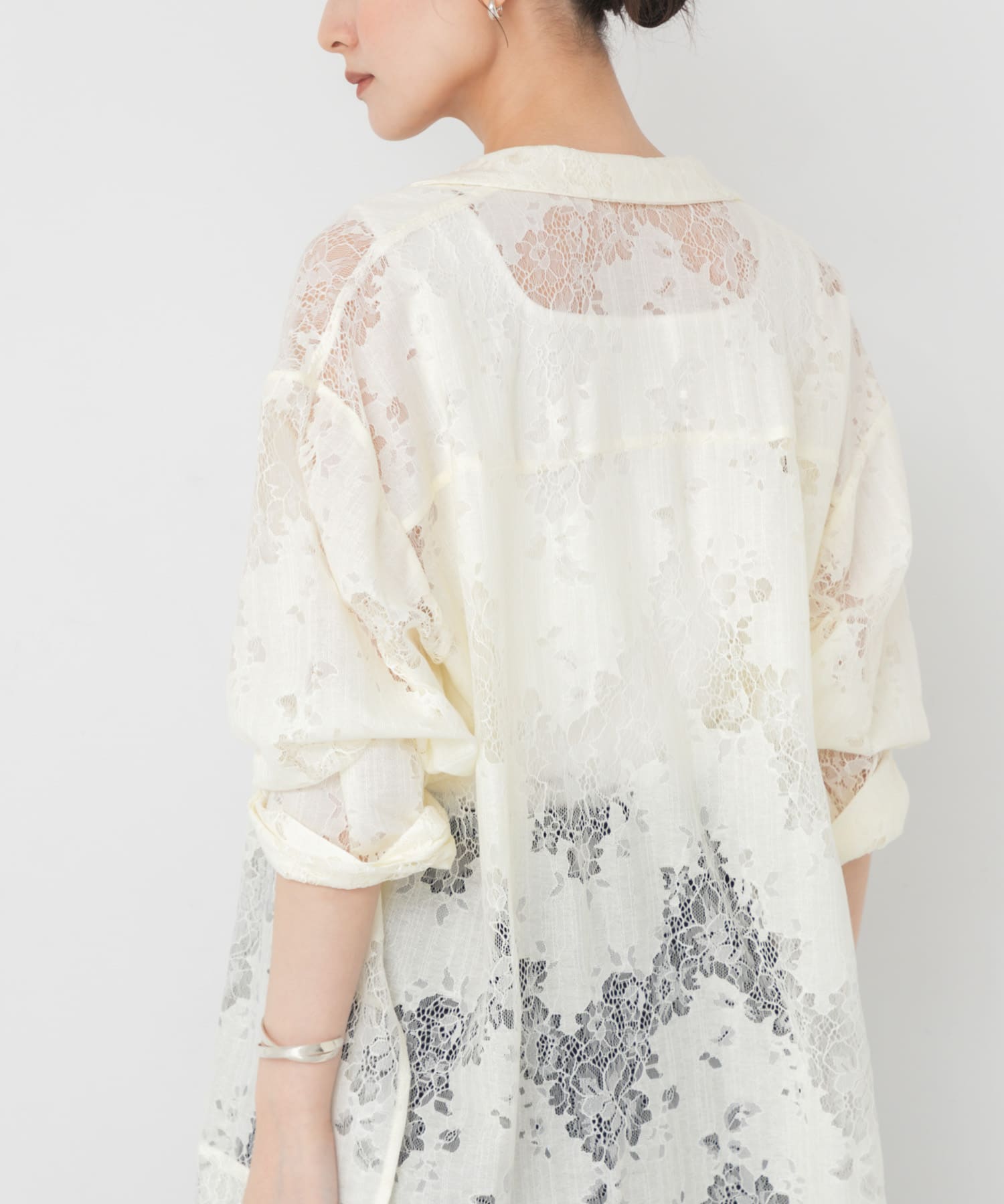 OFF WHITE