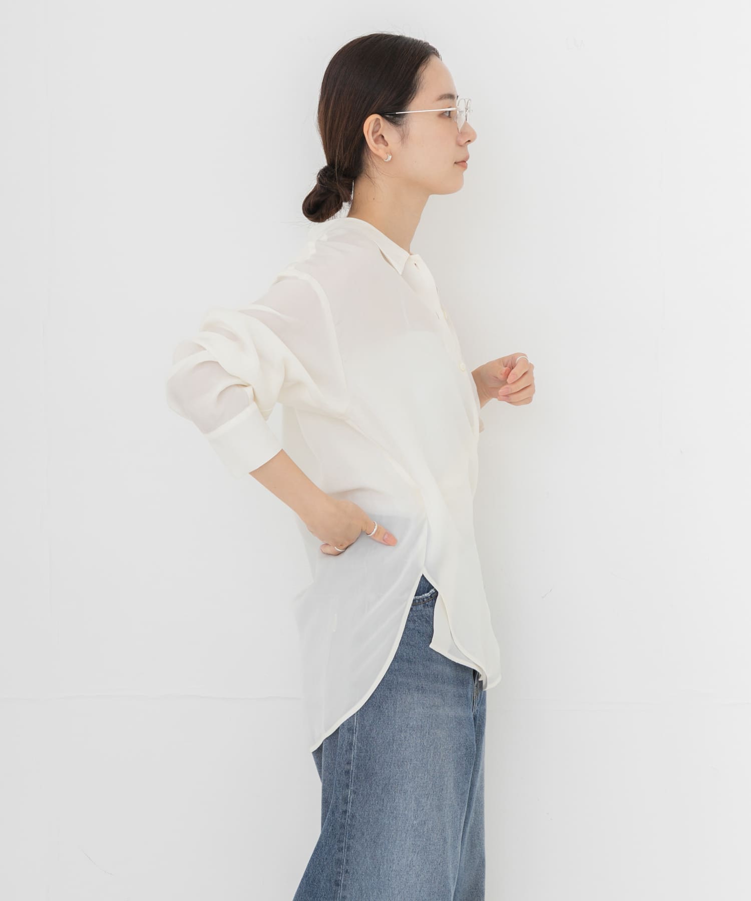 OFF WHITE