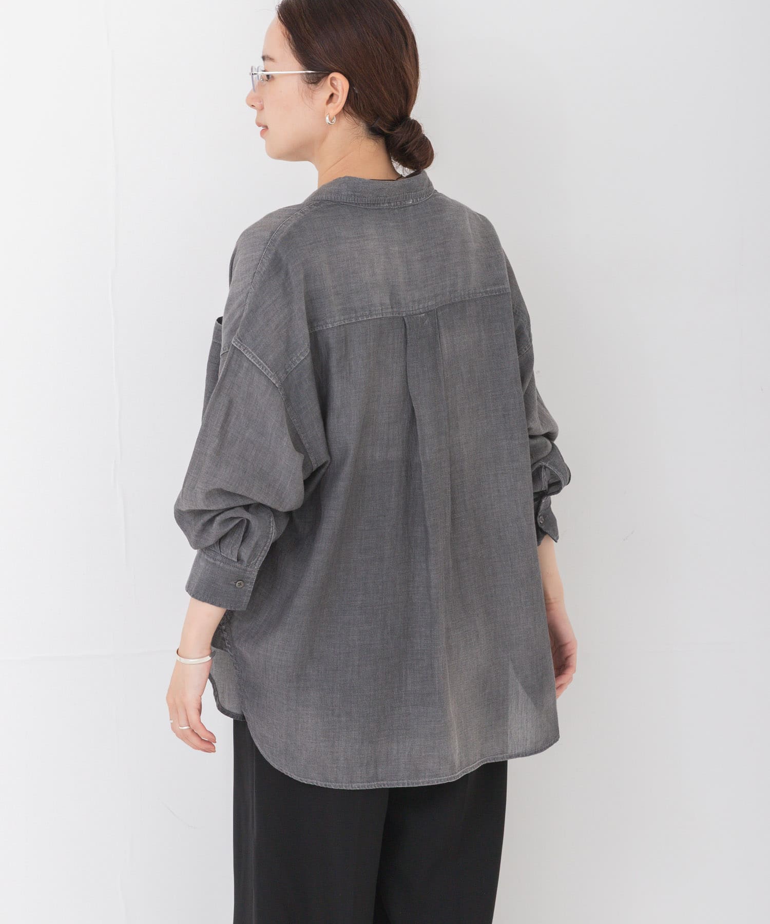 GRAY