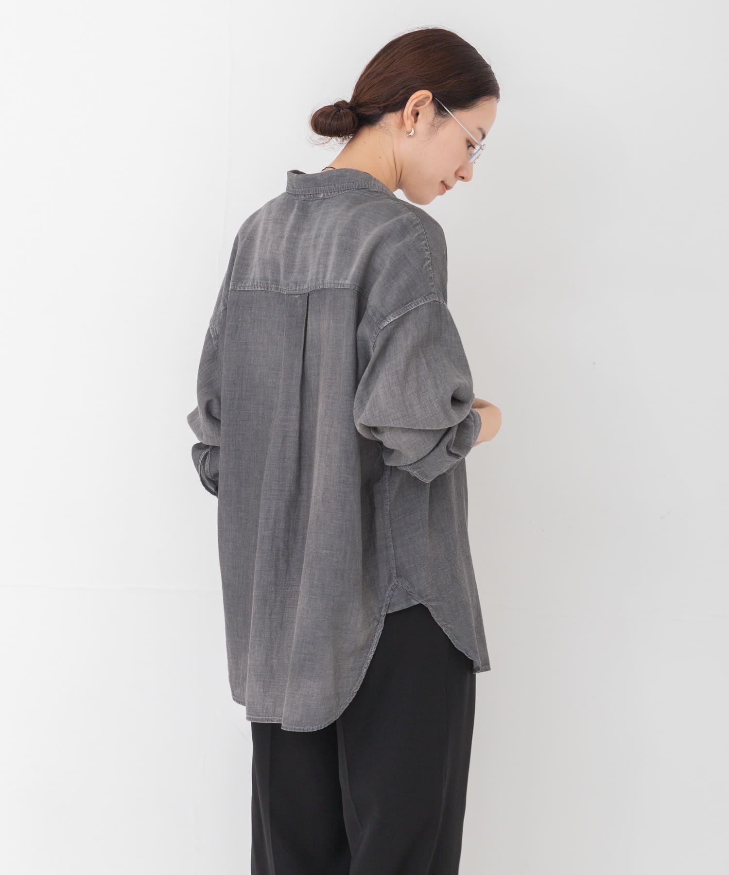 GRAY