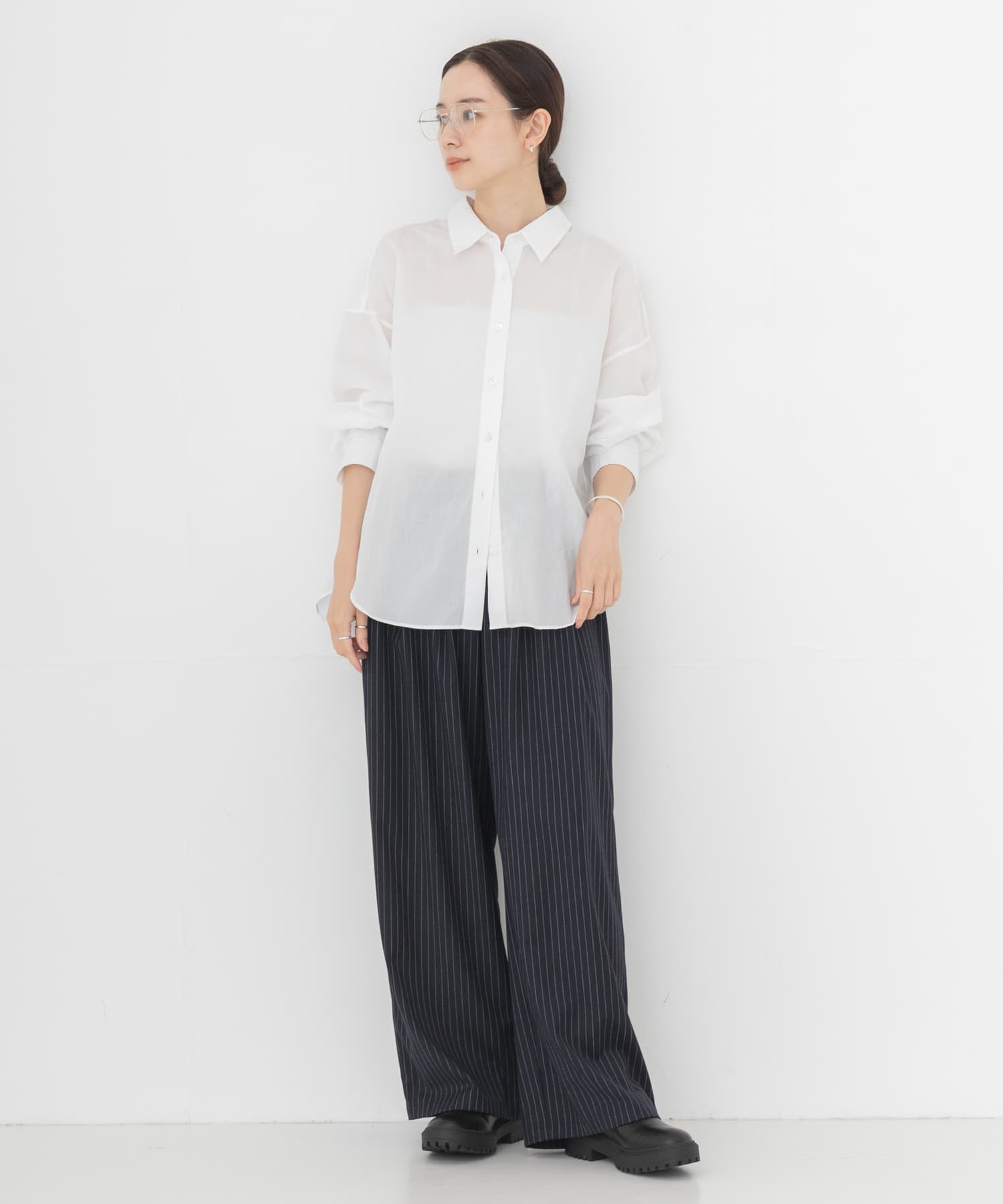OFF WHITE