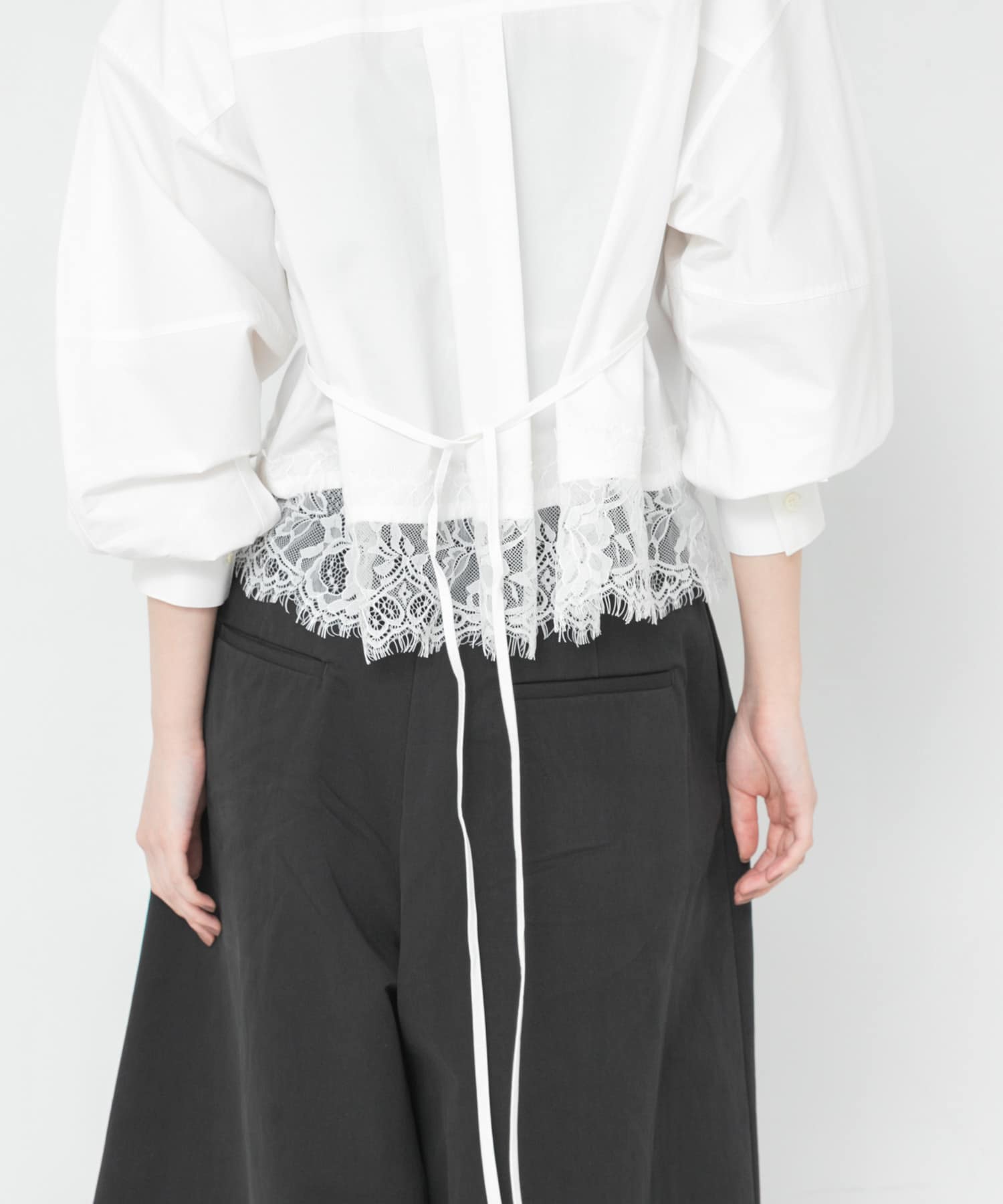 OFF WHITE