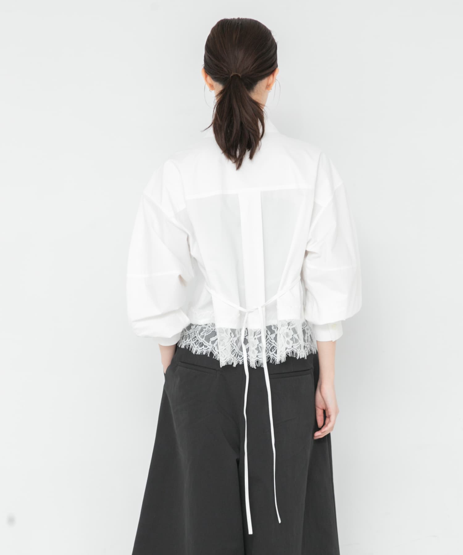 OFF WHITE