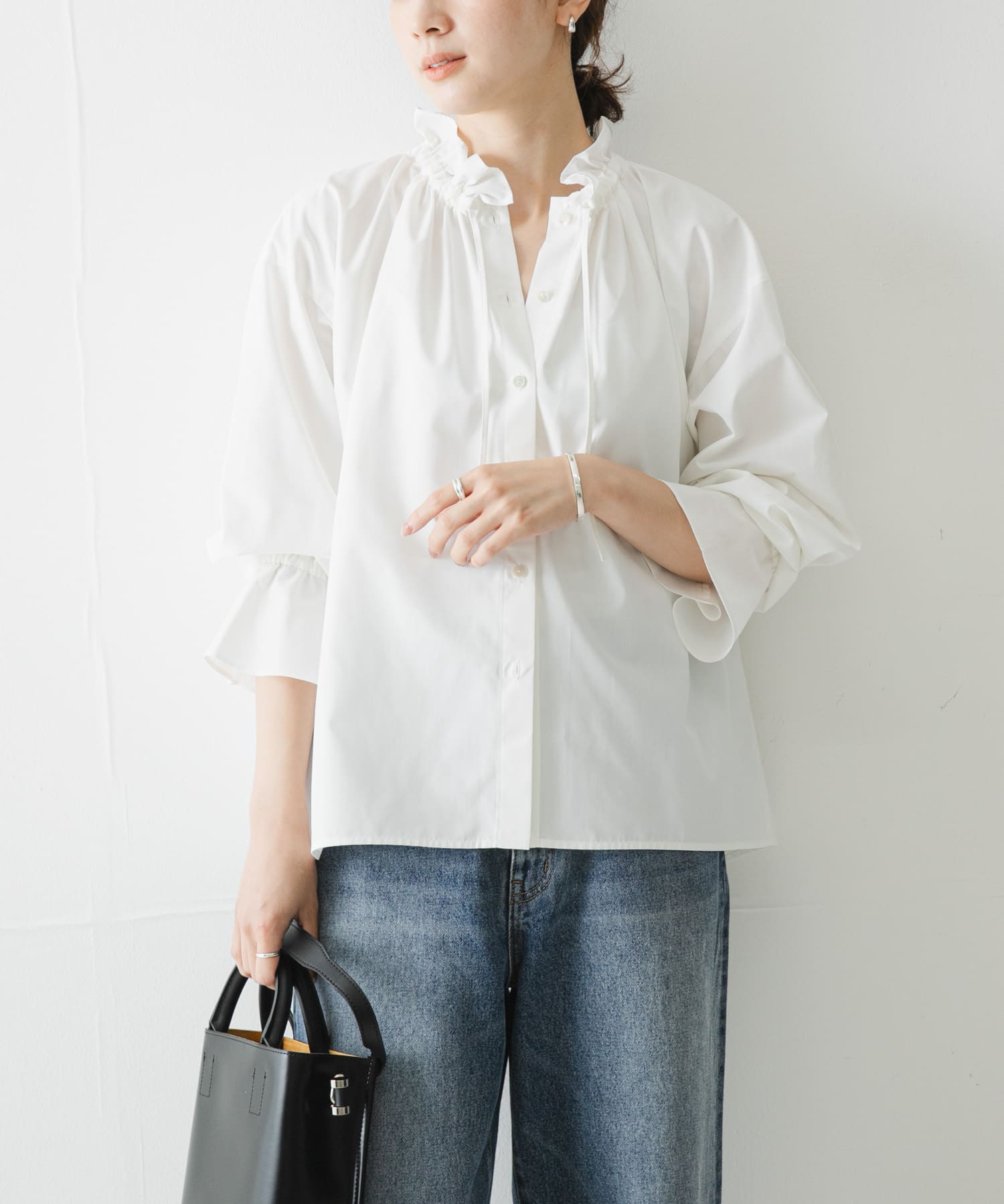 OFF WHITE