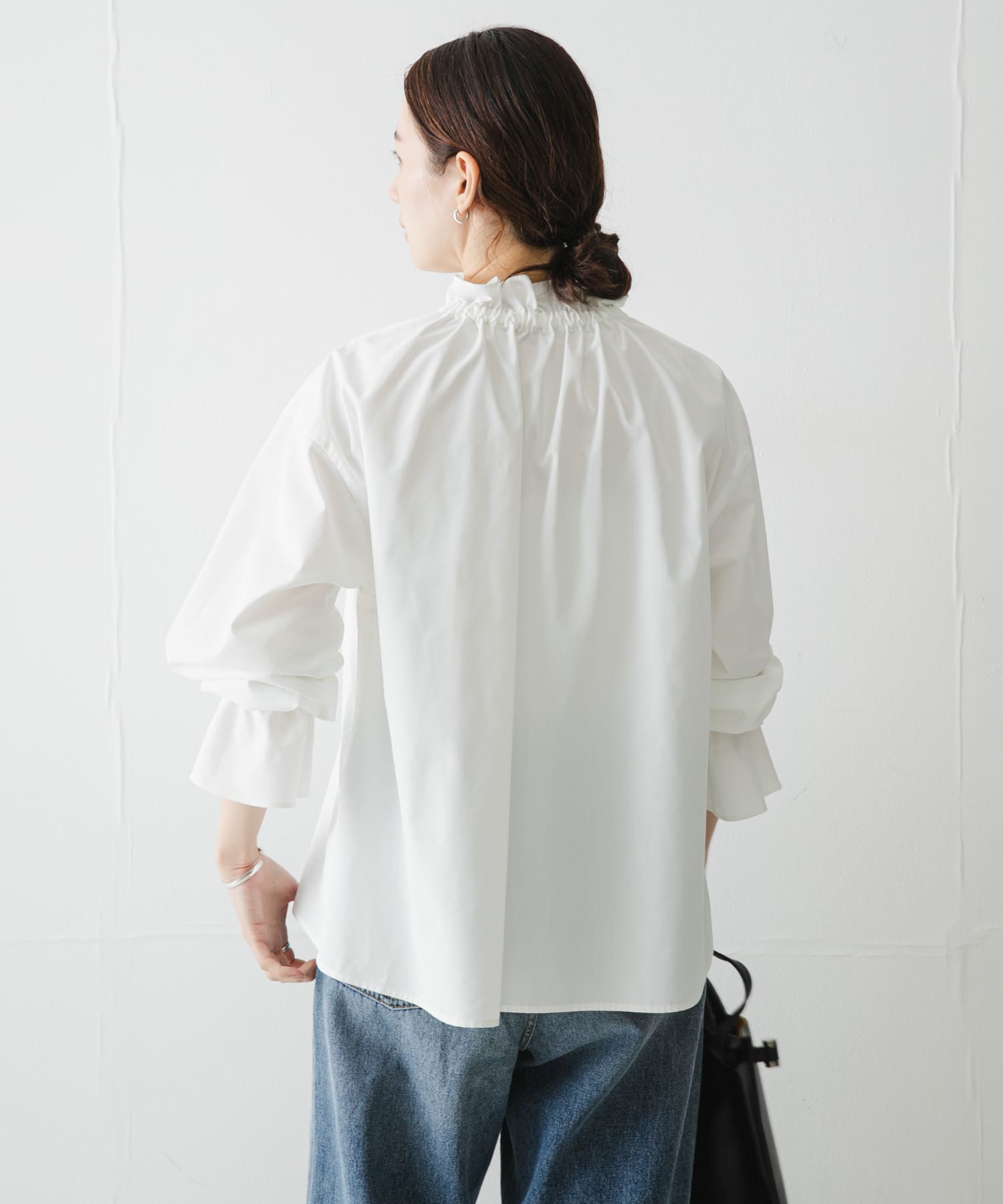 OFF WHITE