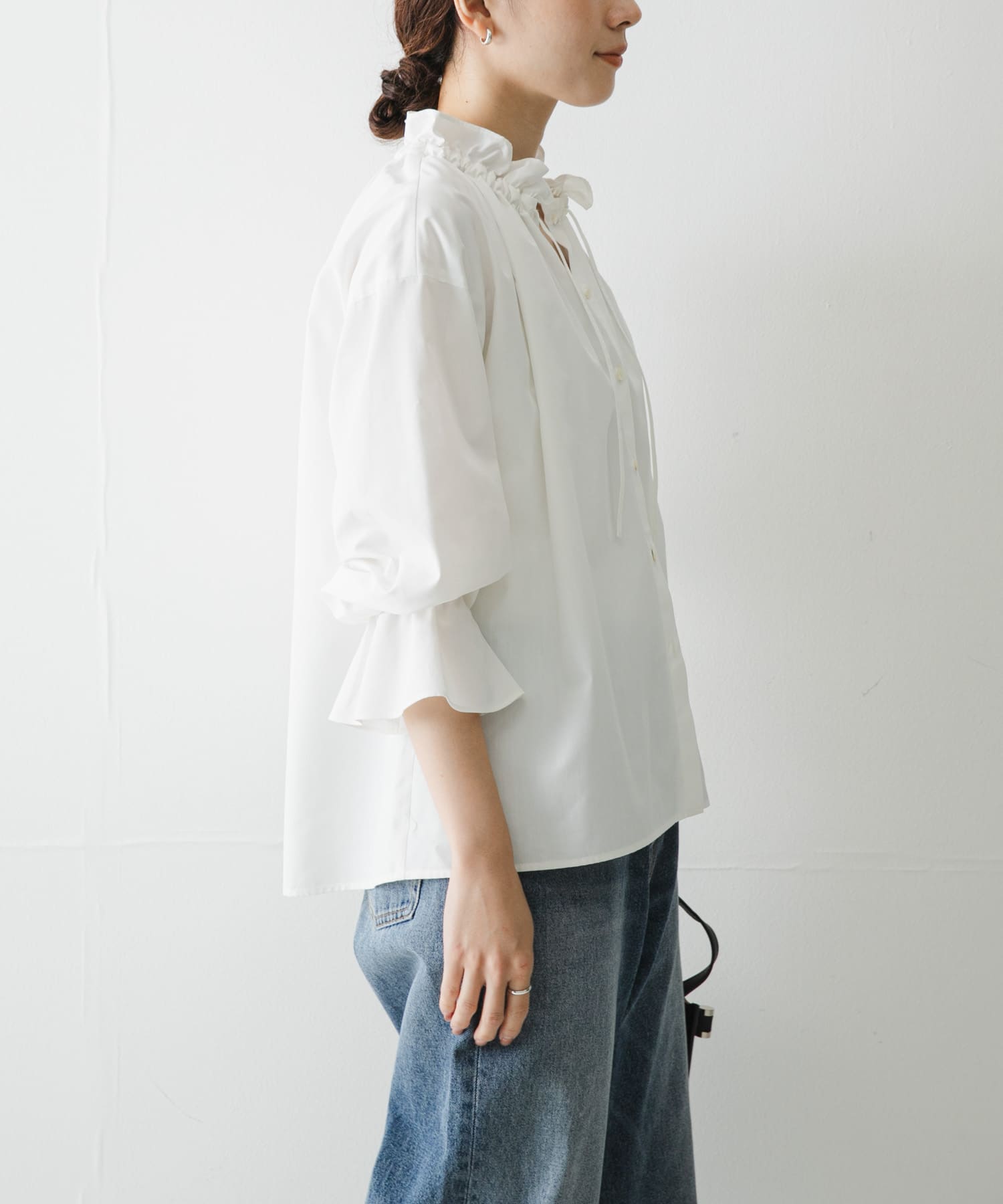 OFF WHITE