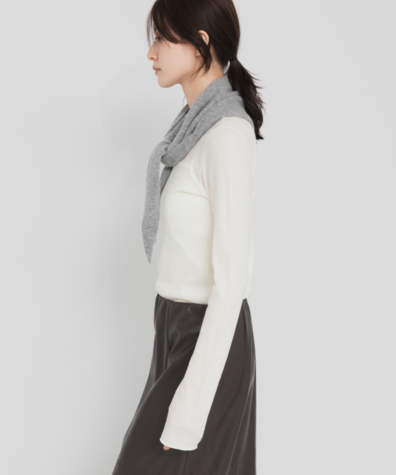 OFF WHITE