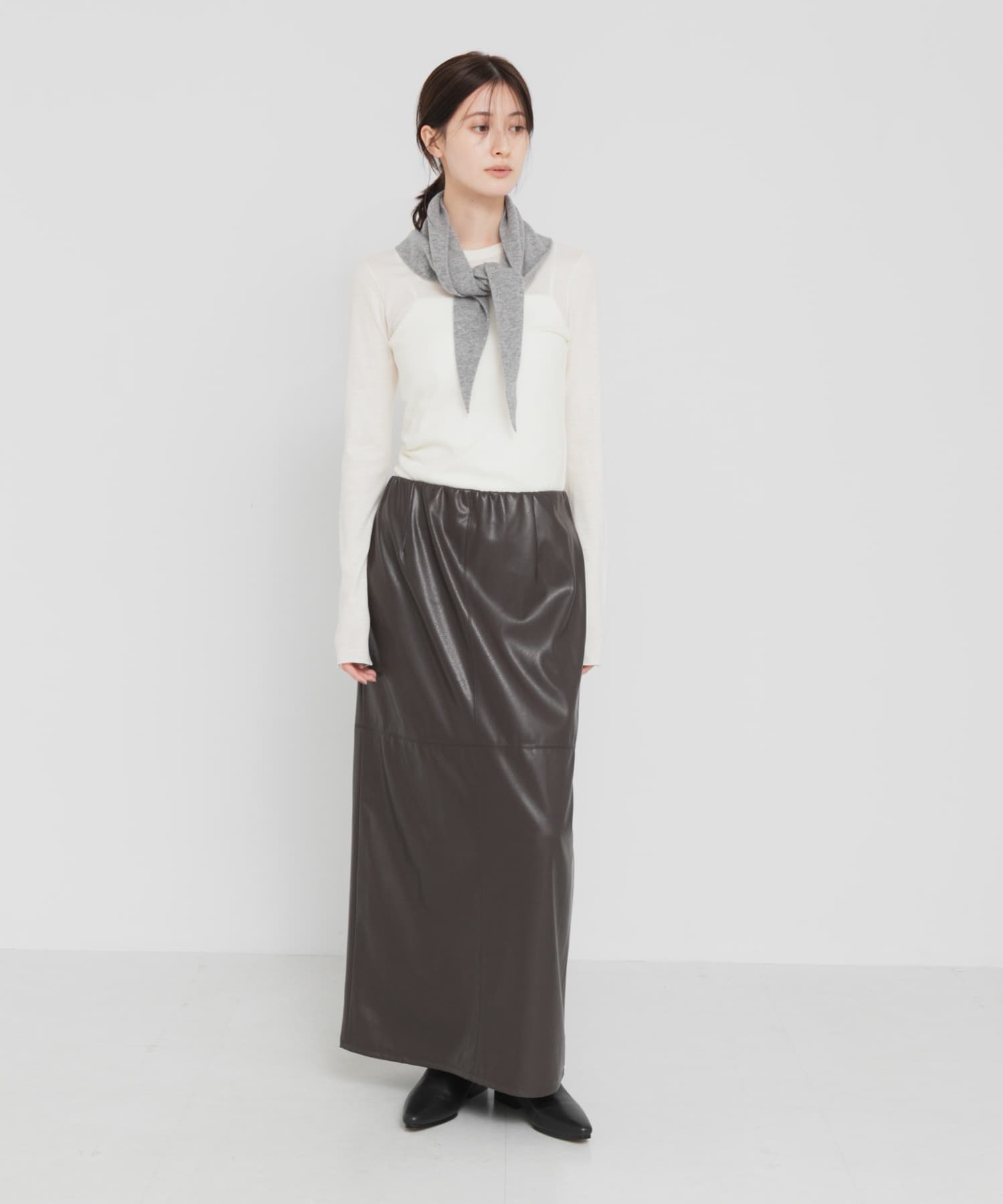 OFF WHITE