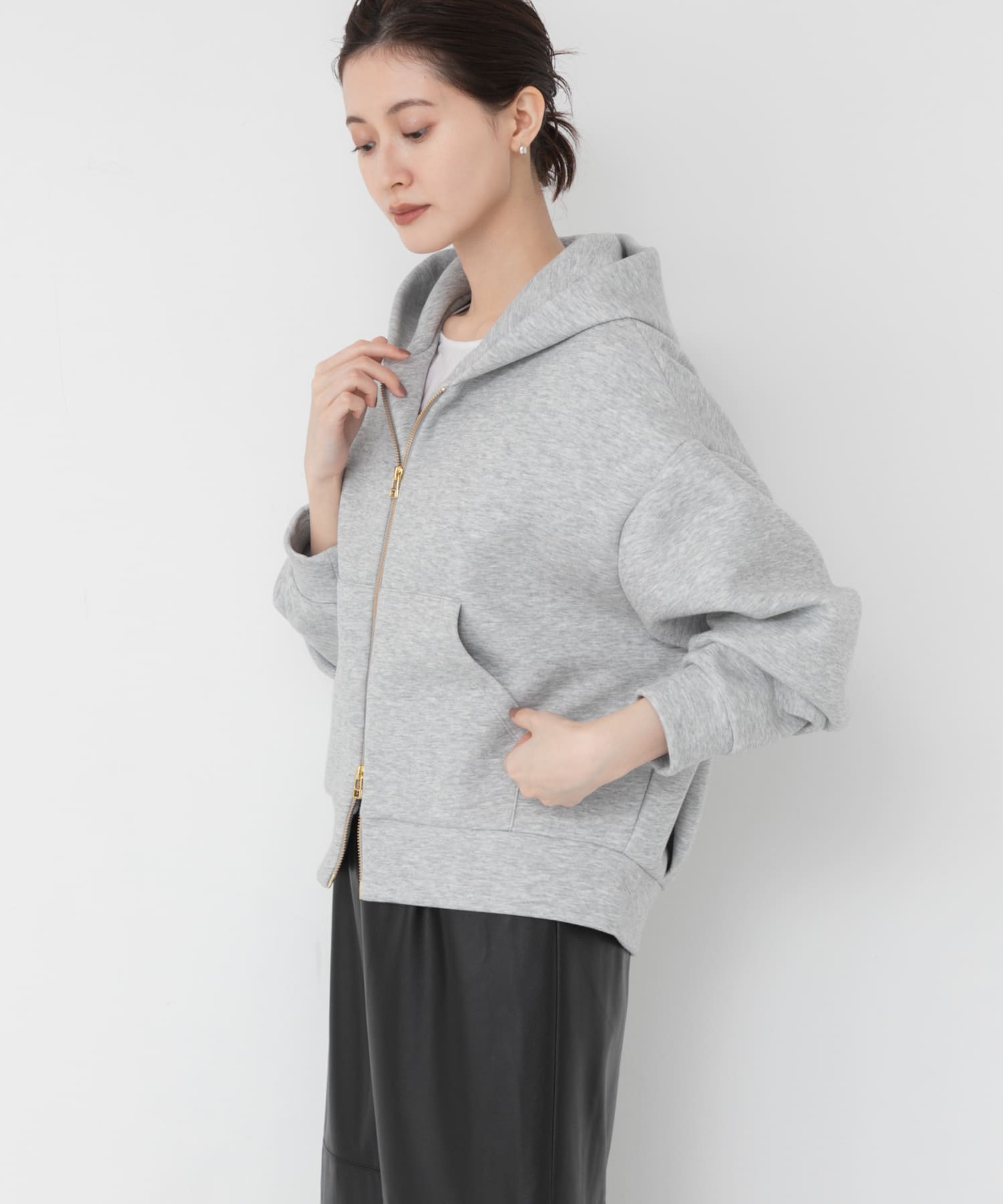 TOP GRAY