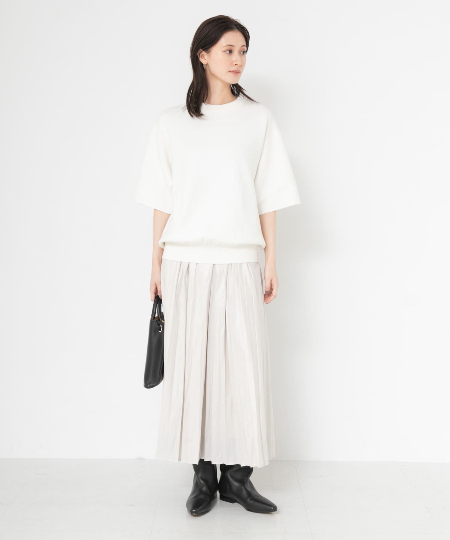 OFF WHITE