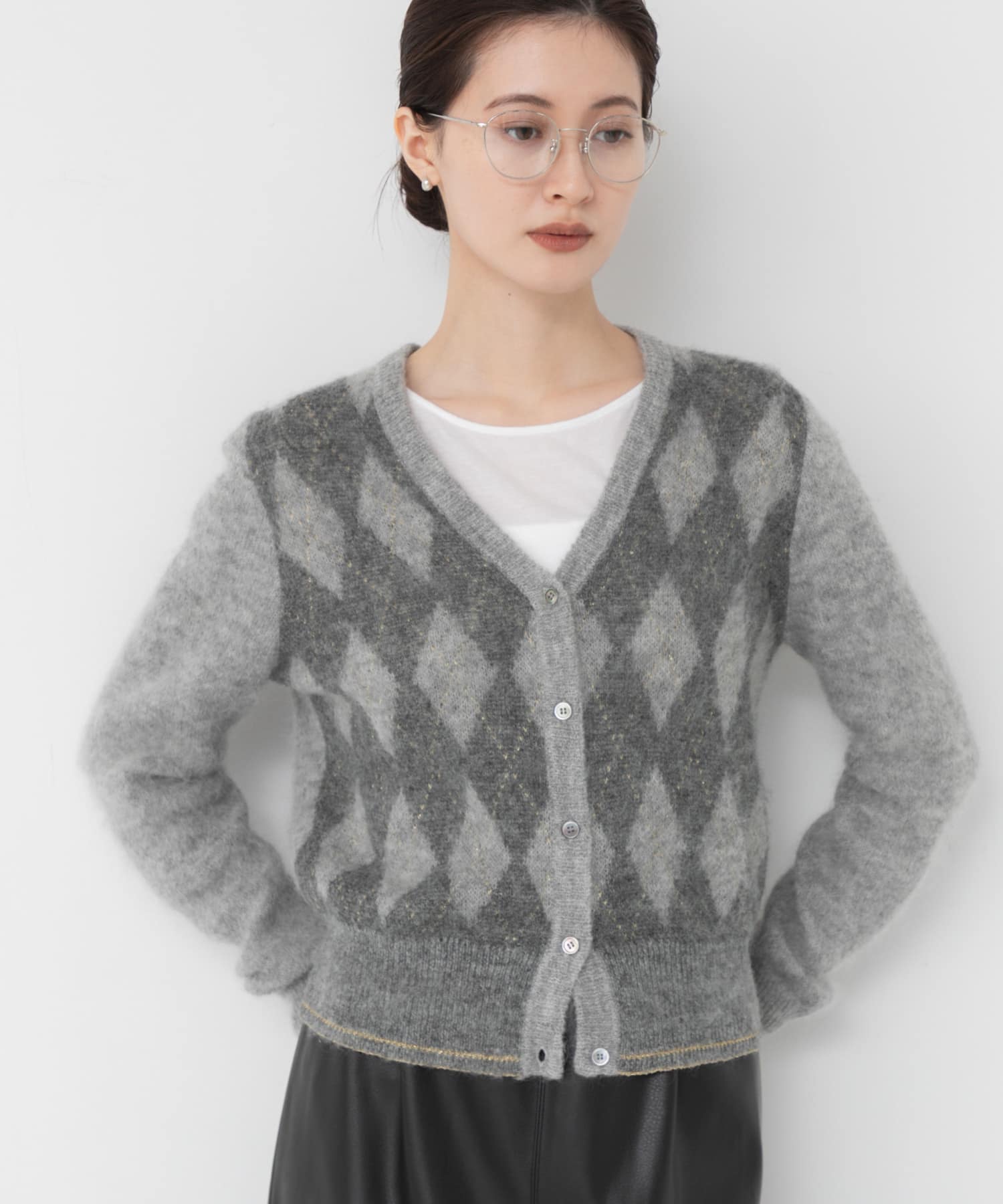 GRAY