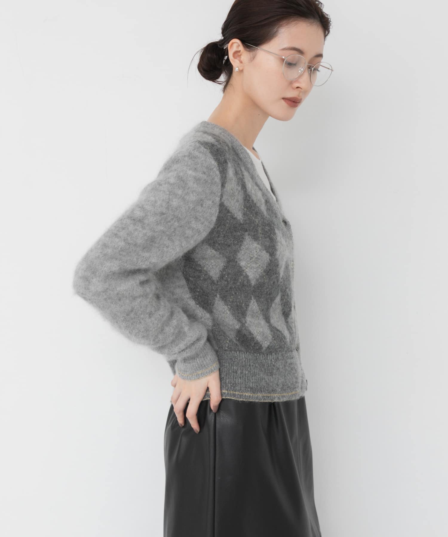 GRAY