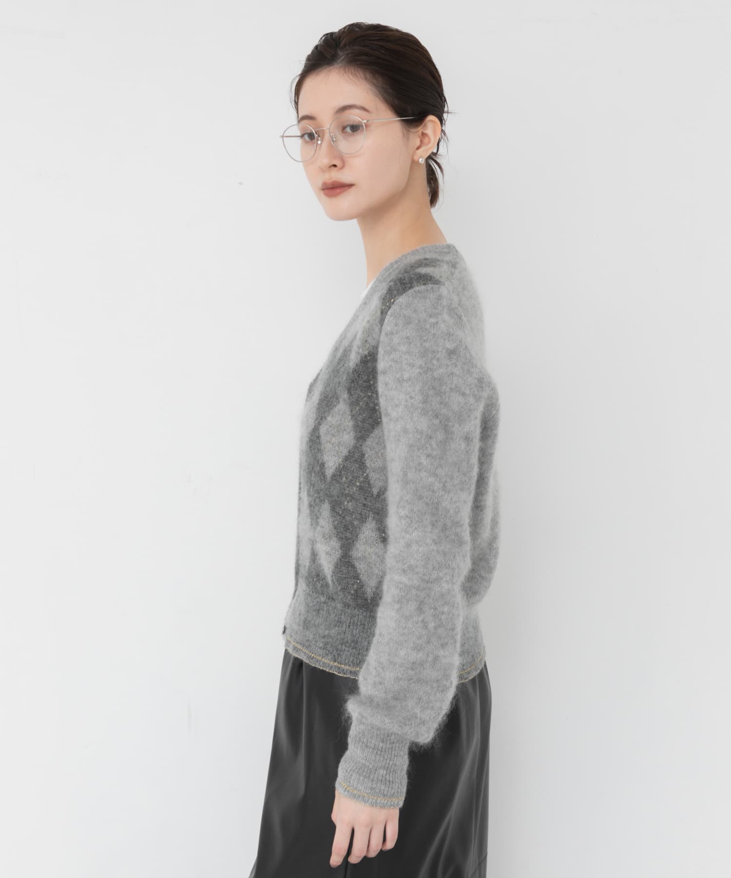 GRAY