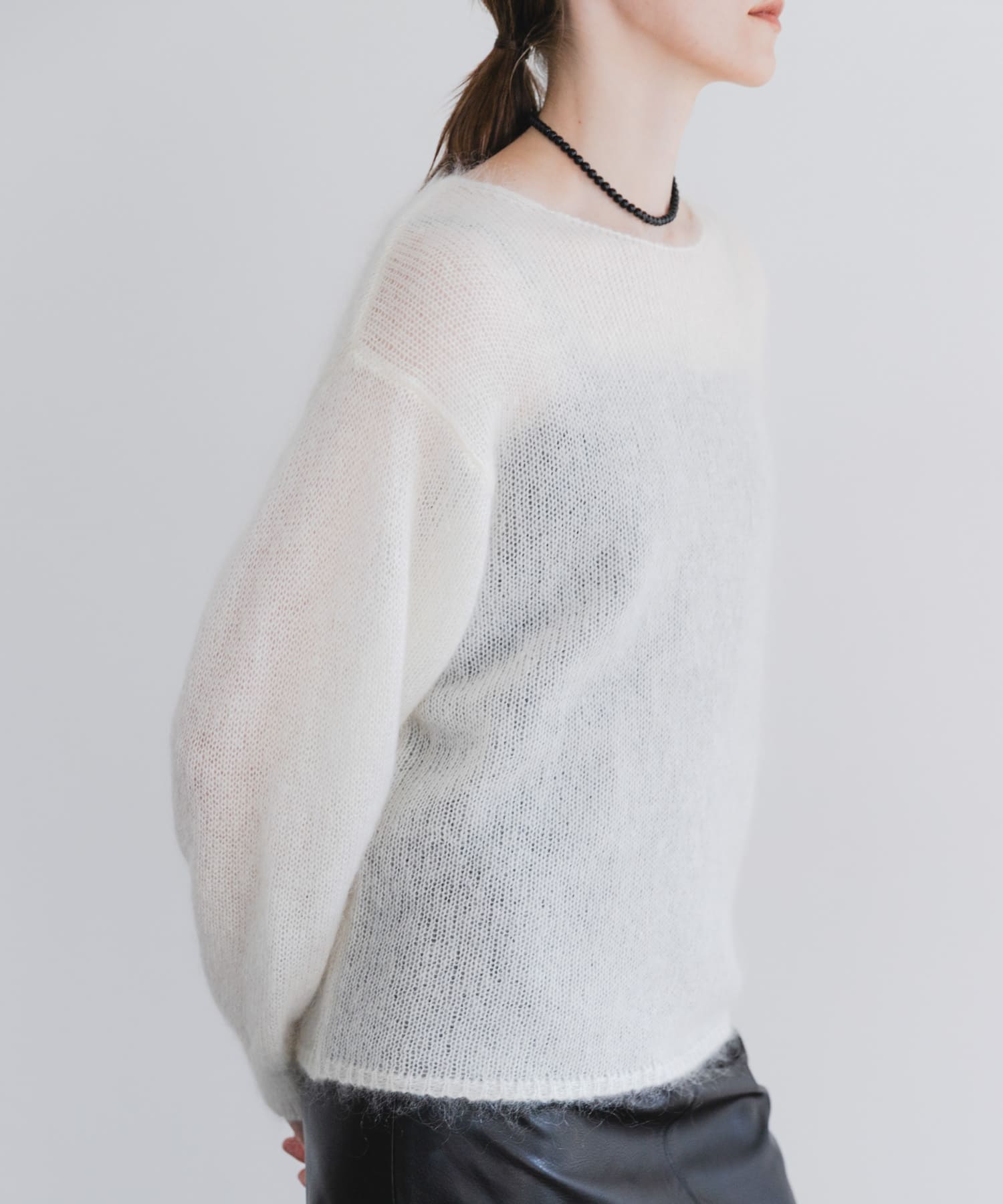 OFF WHITE