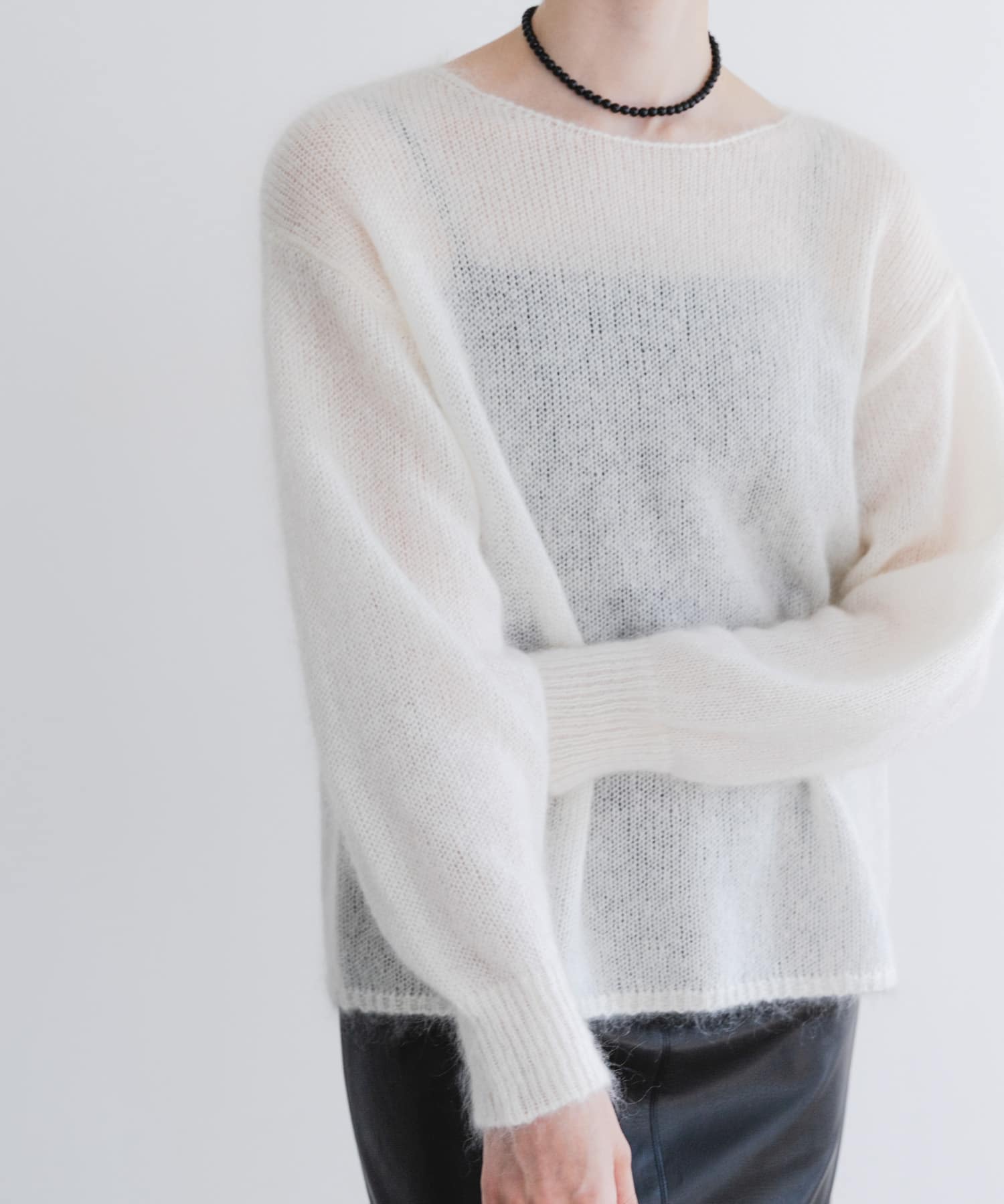 OFF WHITE