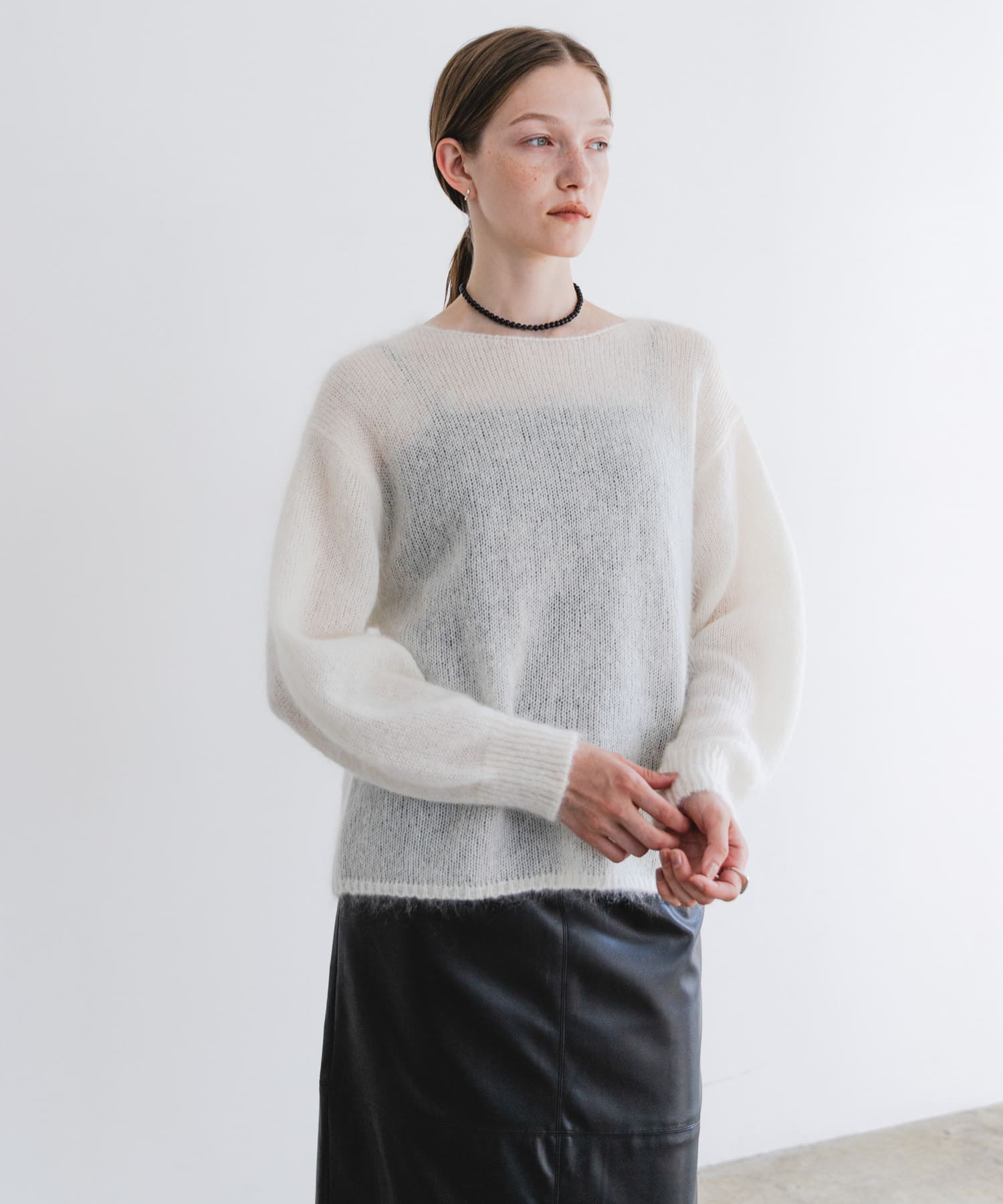 OFF WHITE