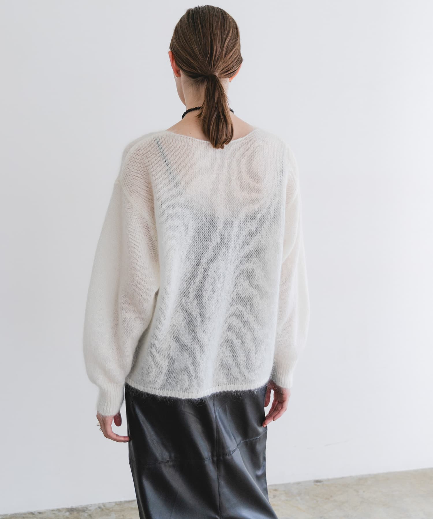 OFF WHITE
