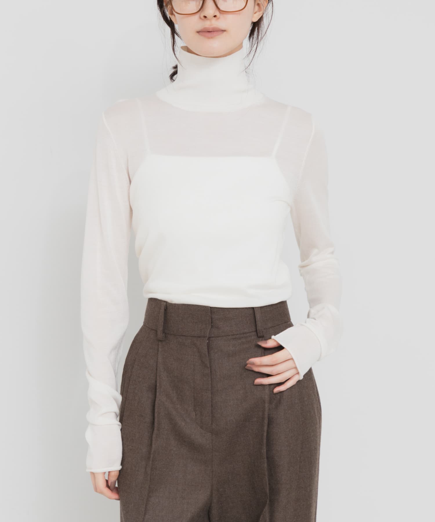 OFF WHITE