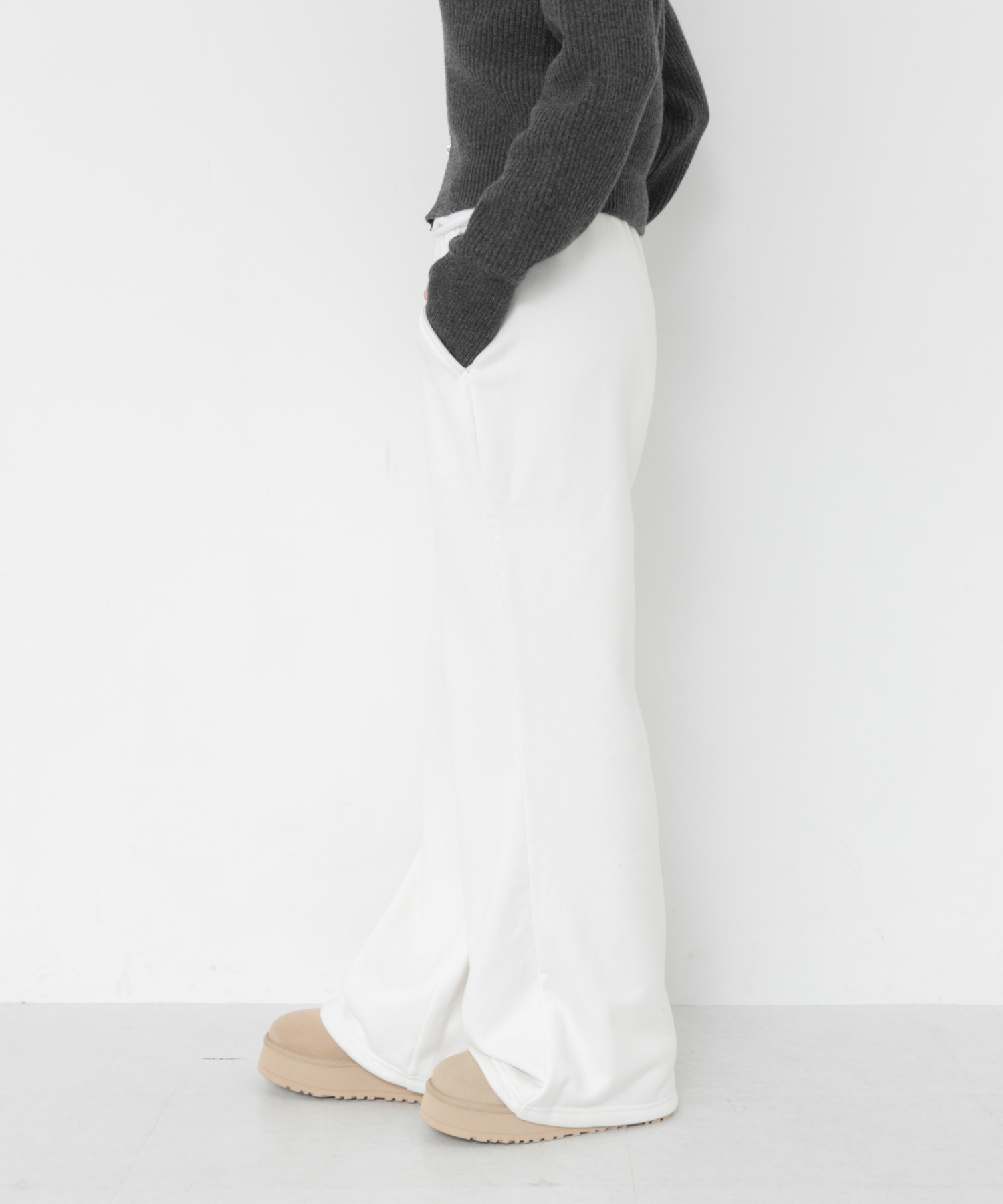OFF WHITE