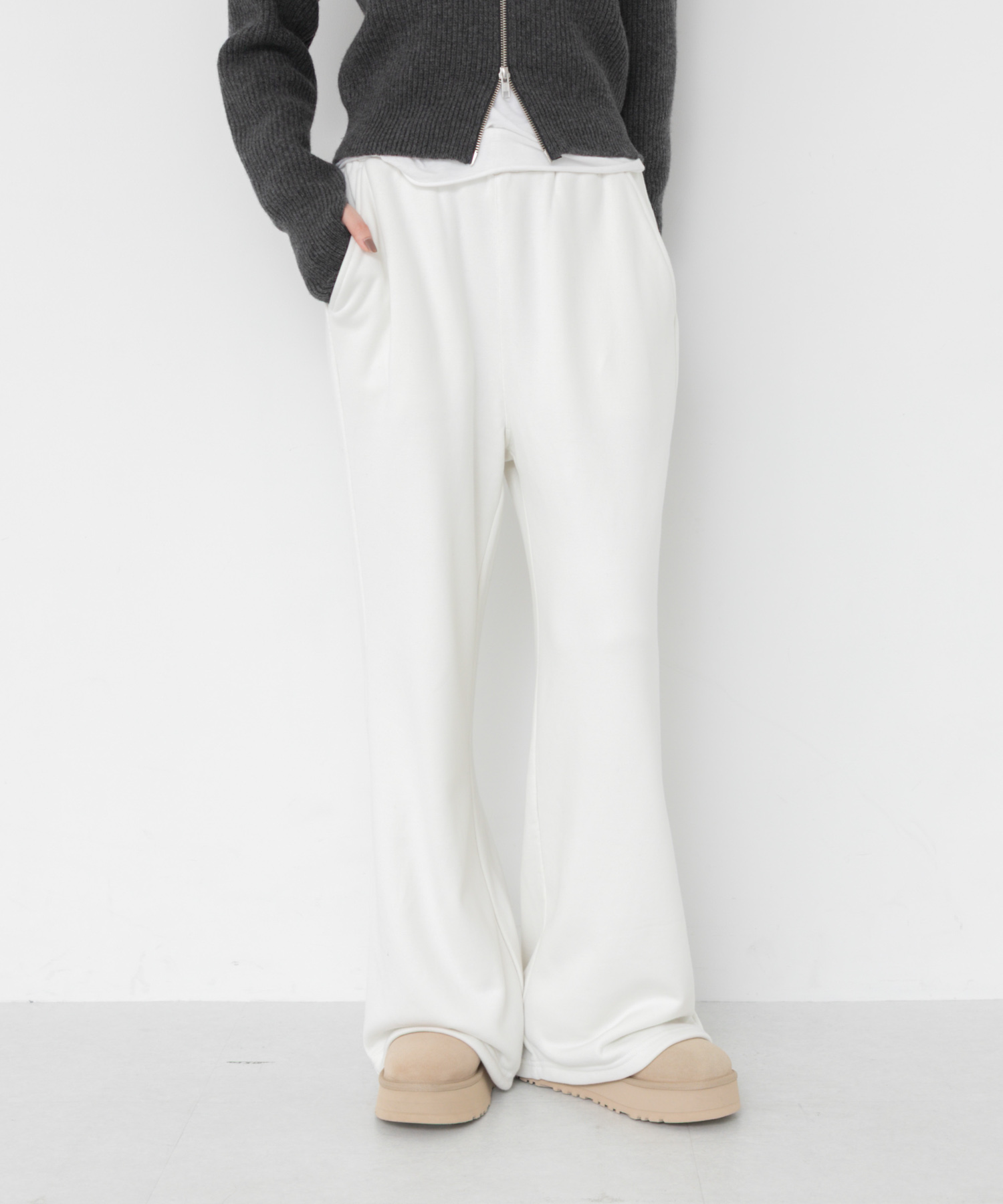 OFF WHITE