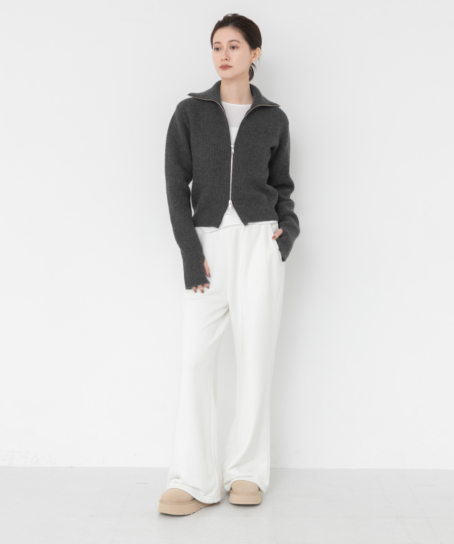 OFF WHITE