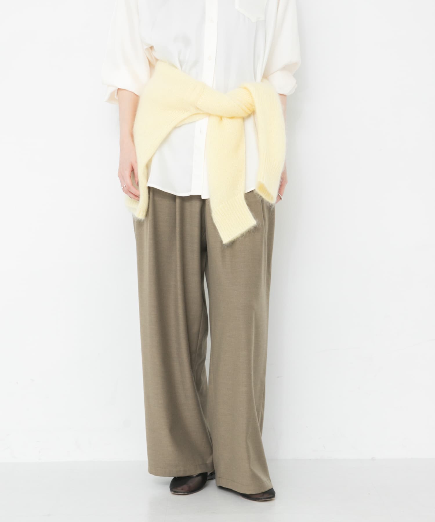 『UR TECH SMOOTHLUXE』ウール混タックギャザーストレートパンツ