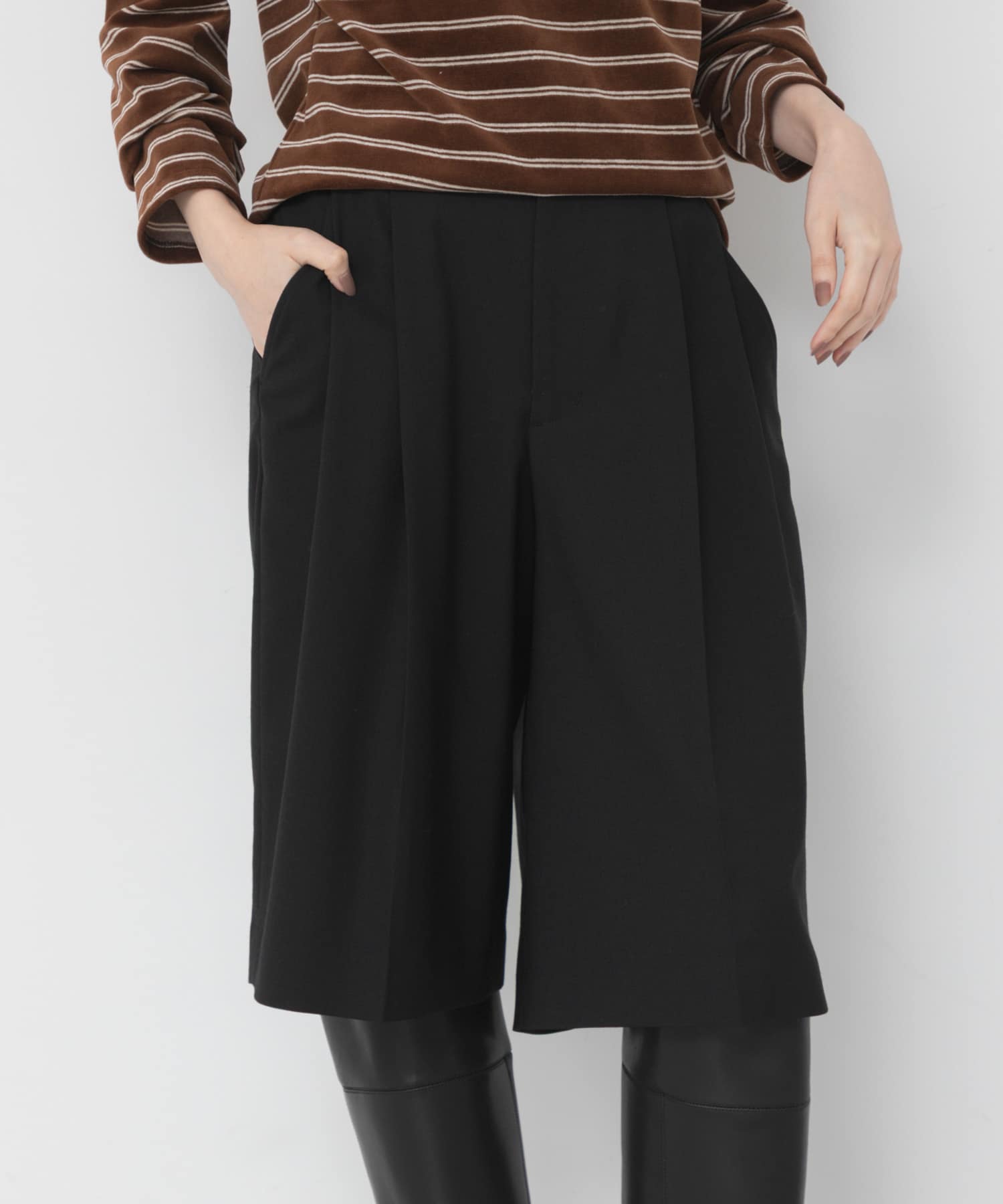 ウールツイルハーフパンツ
