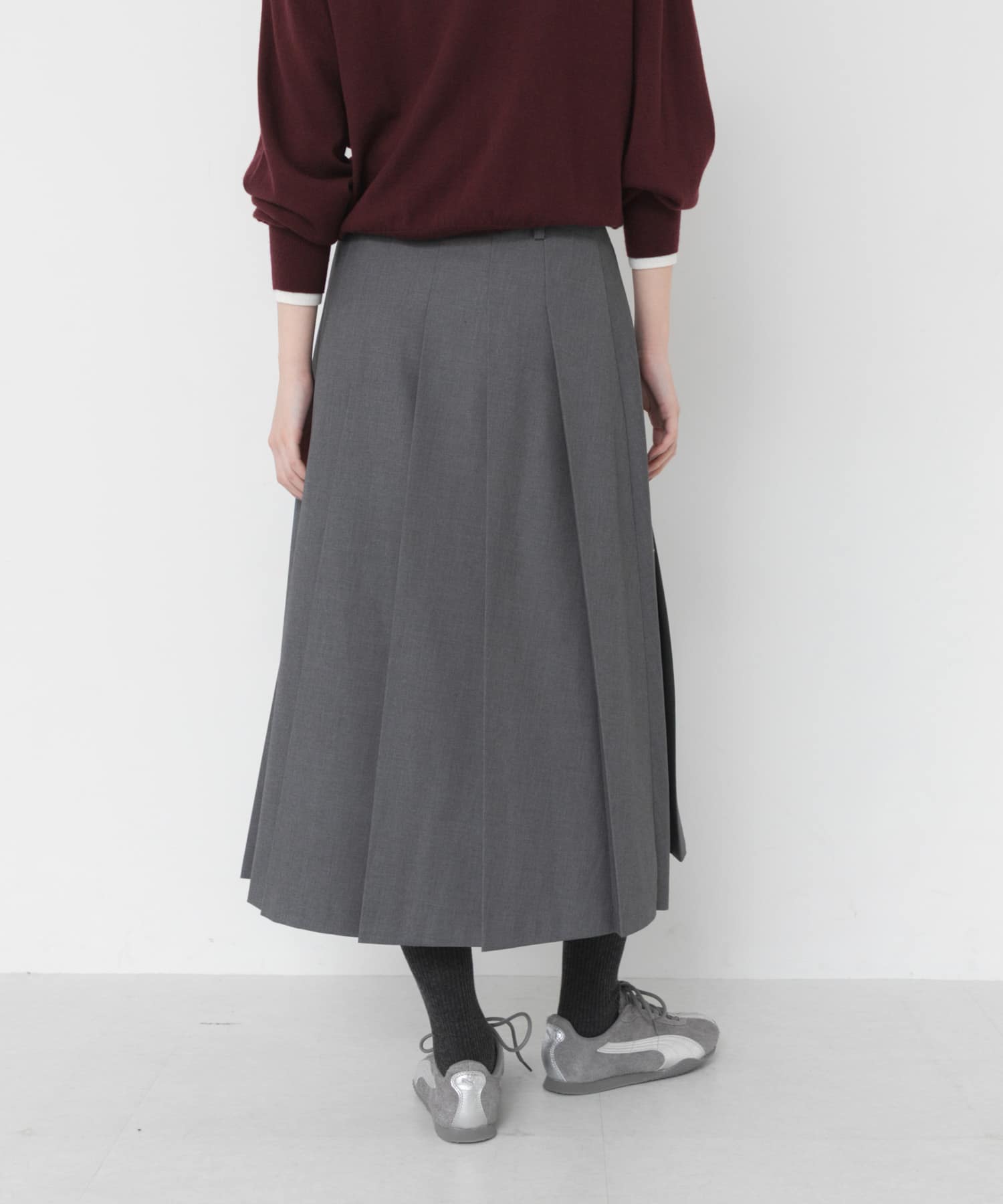 GRAY